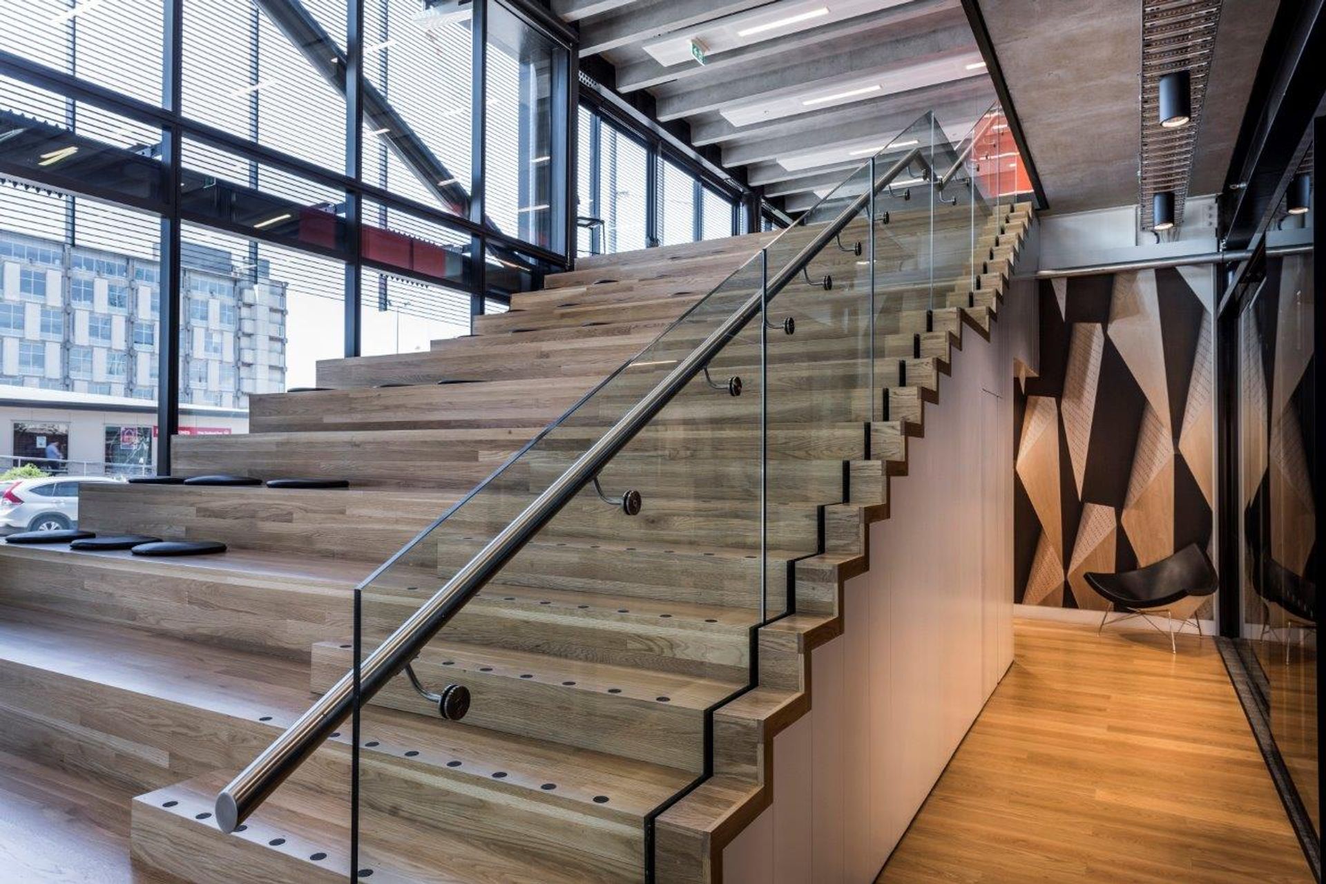 Warren &amp; Mahoney Fit Out