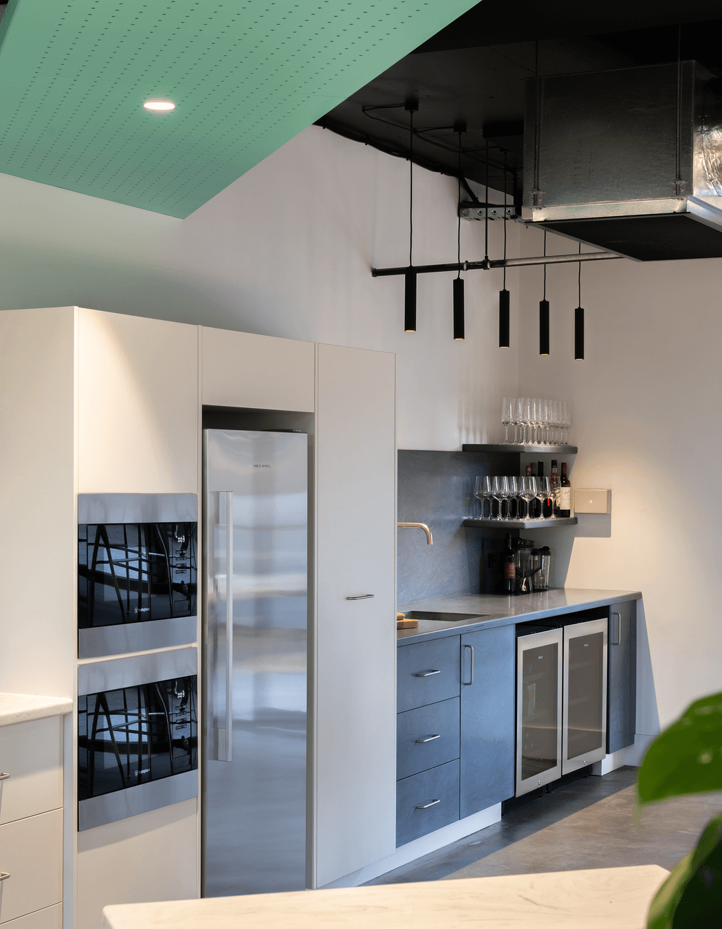 Photography: Andrew Purvis & Unios Lighting