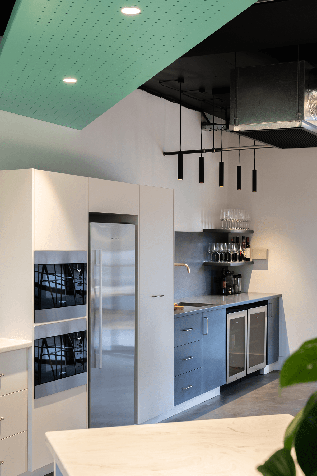Photography: Andrew Purvis &amp; Unios Lighting