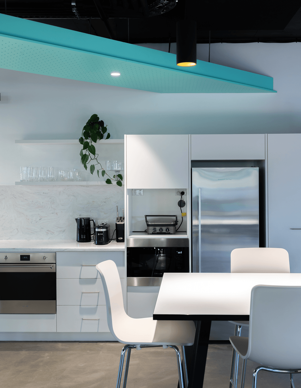 Photography: Andrew Purvis & Unios Lighting