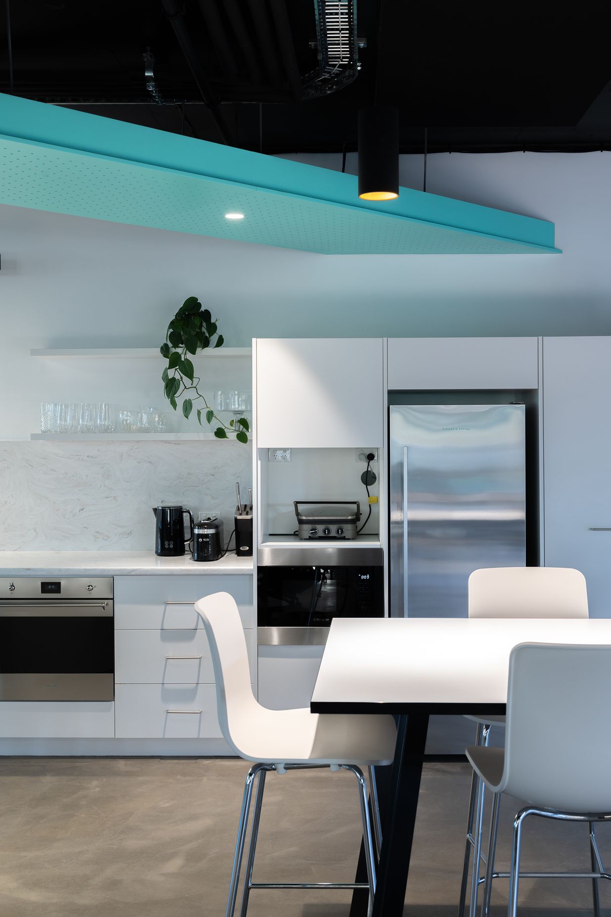 Photography: Andrew Purvis & Unios Lighting