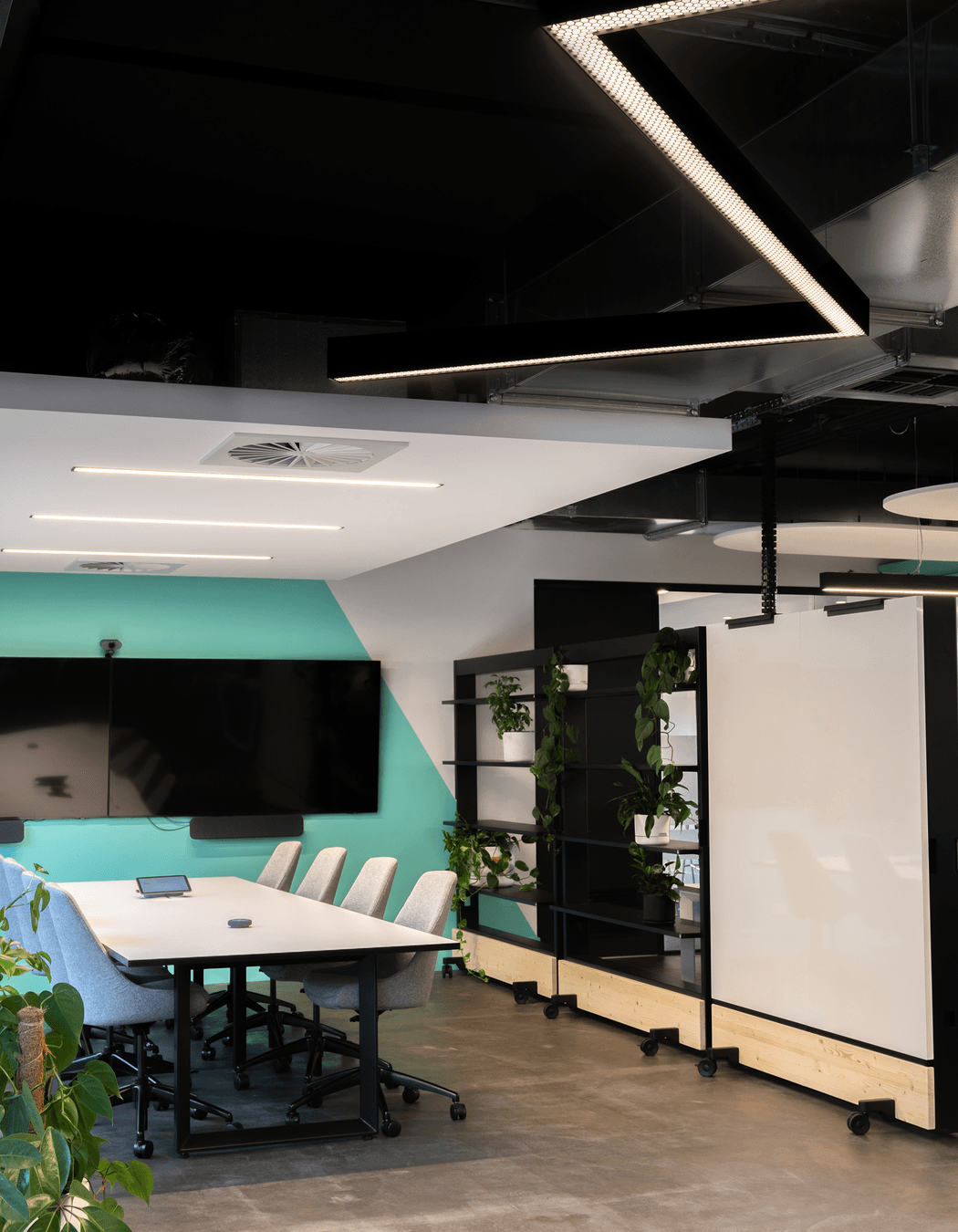 Photography: Andrew Purvis & Unios Lighting