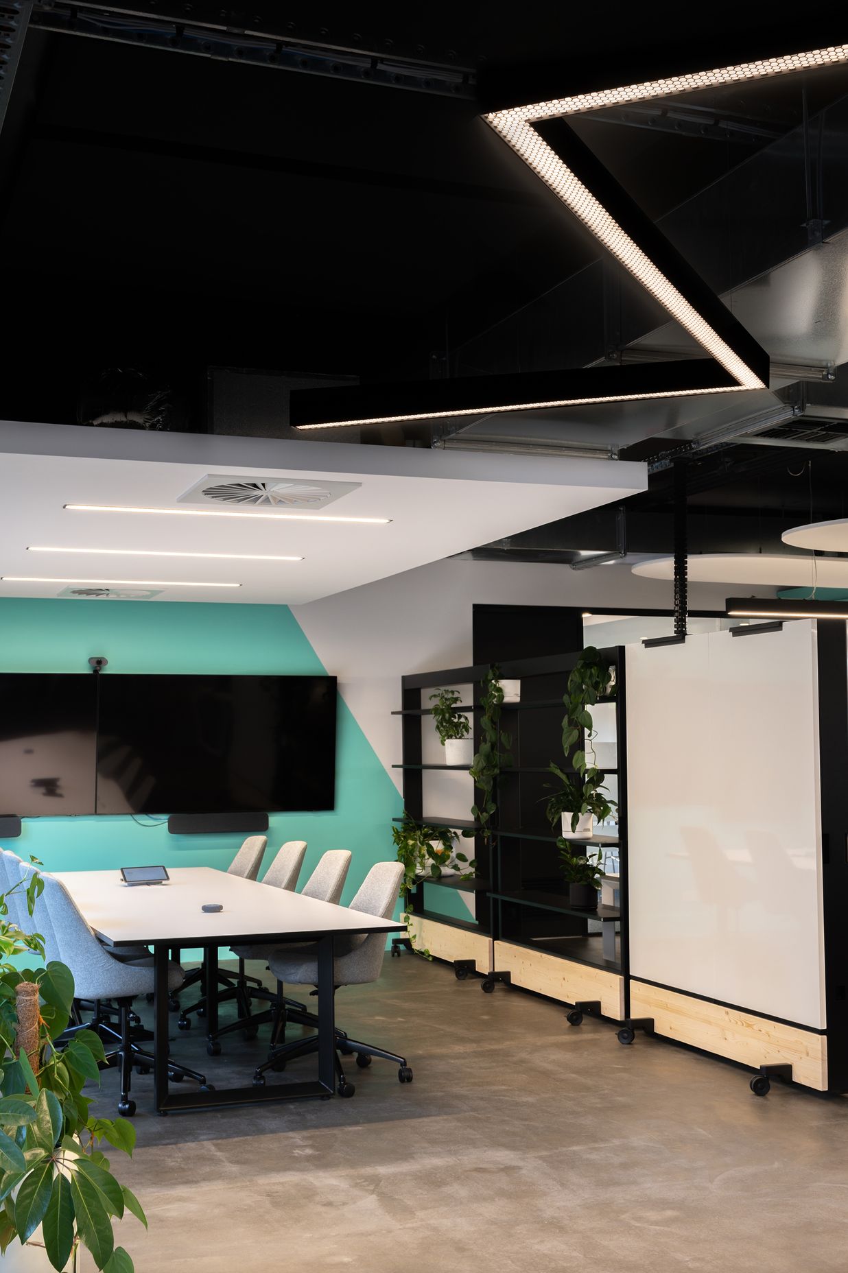 Photography: Andrew Purvis & Unios Lighting
