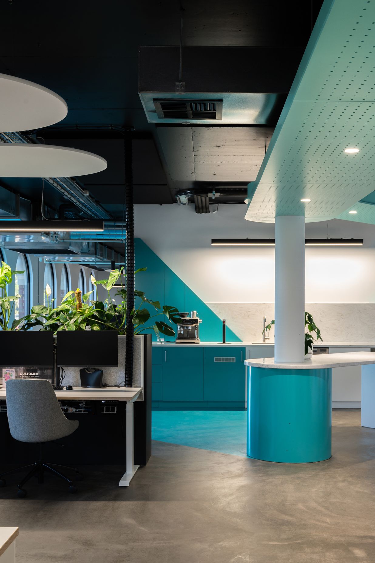 Photography: Andrew Purvis & Unios Lighting