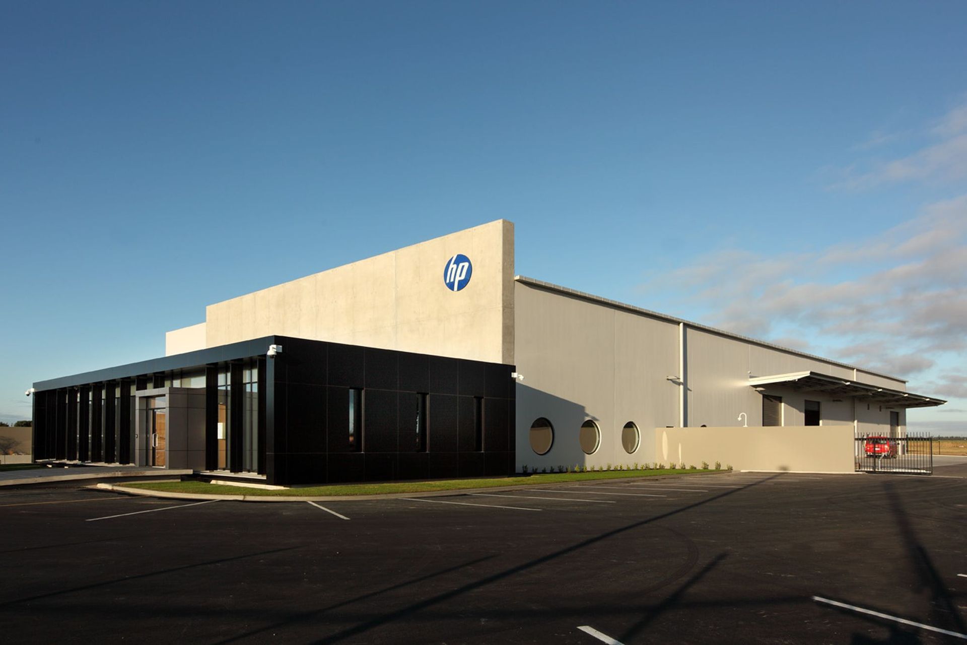 HP Office and Warehouse Building