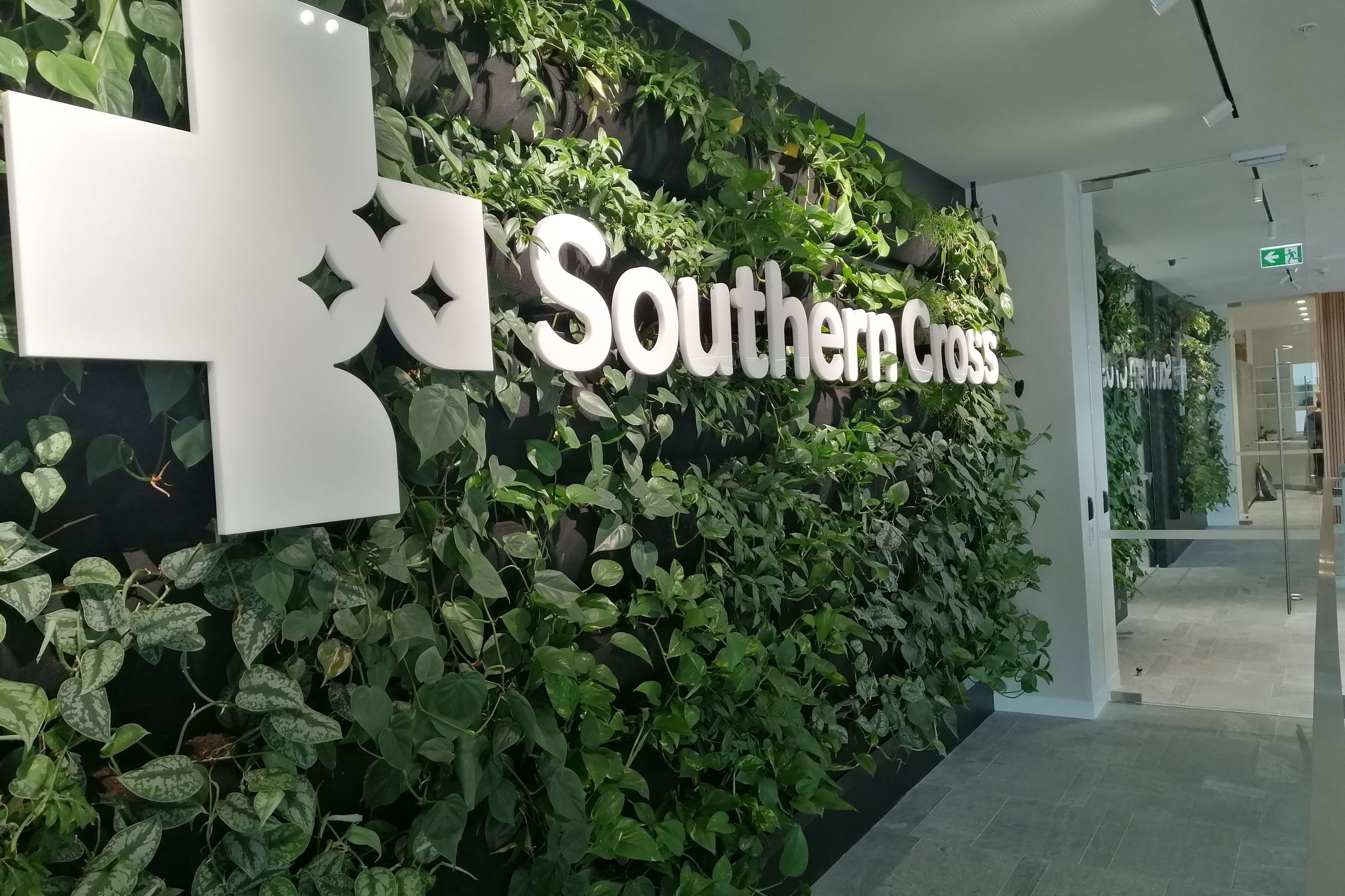 Southern Cross, Fanshaw Ave