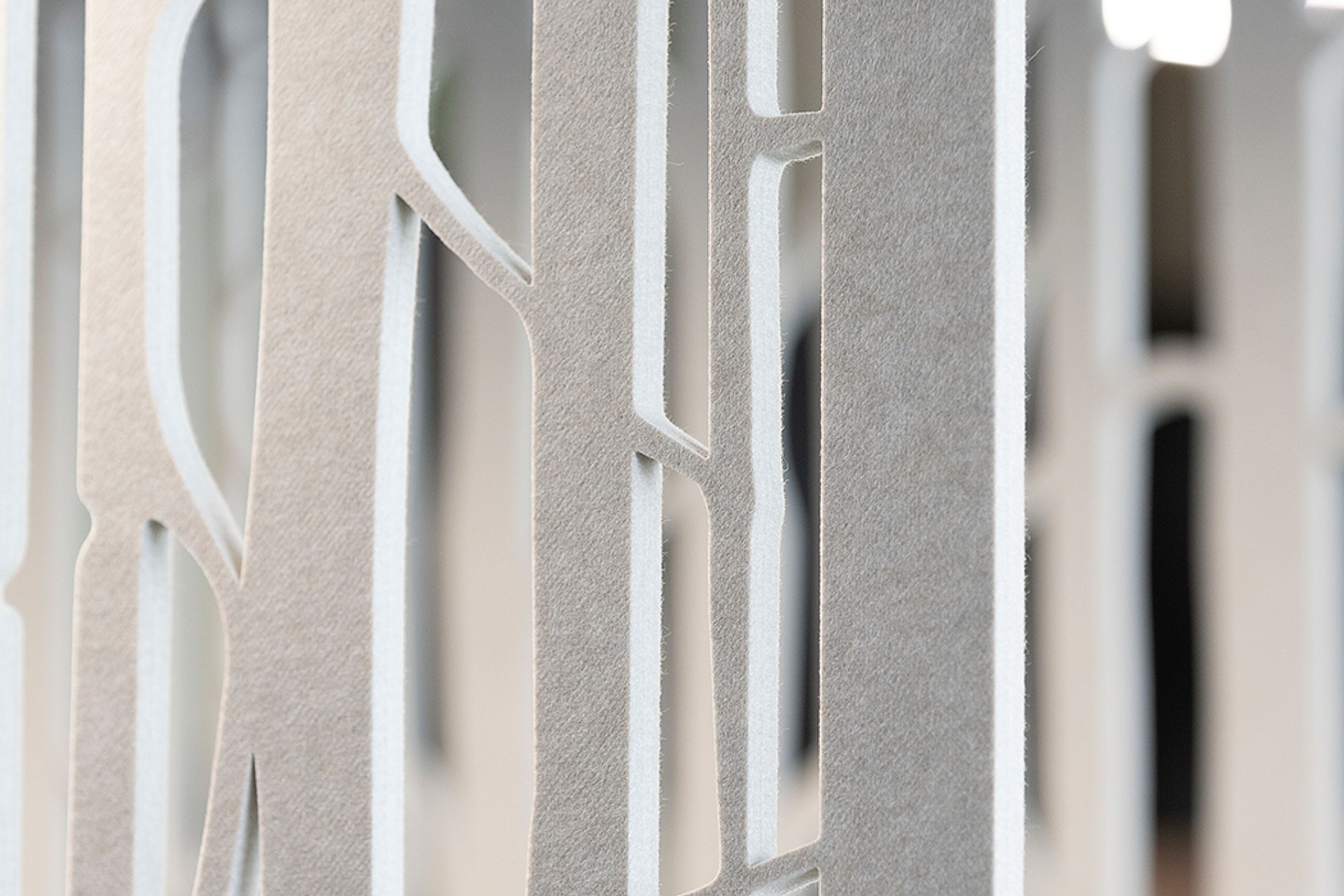 Cascade™ Suspended Screens