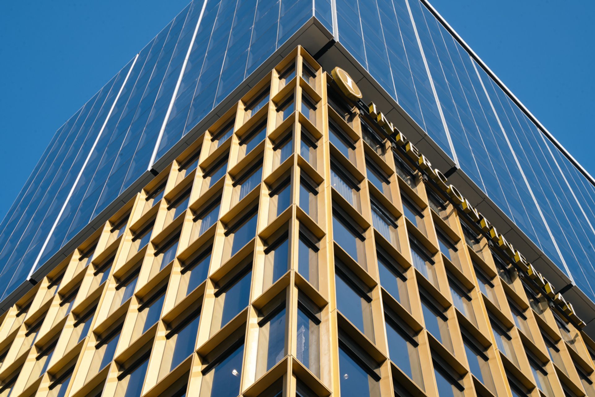 JAK09729Web.jpg