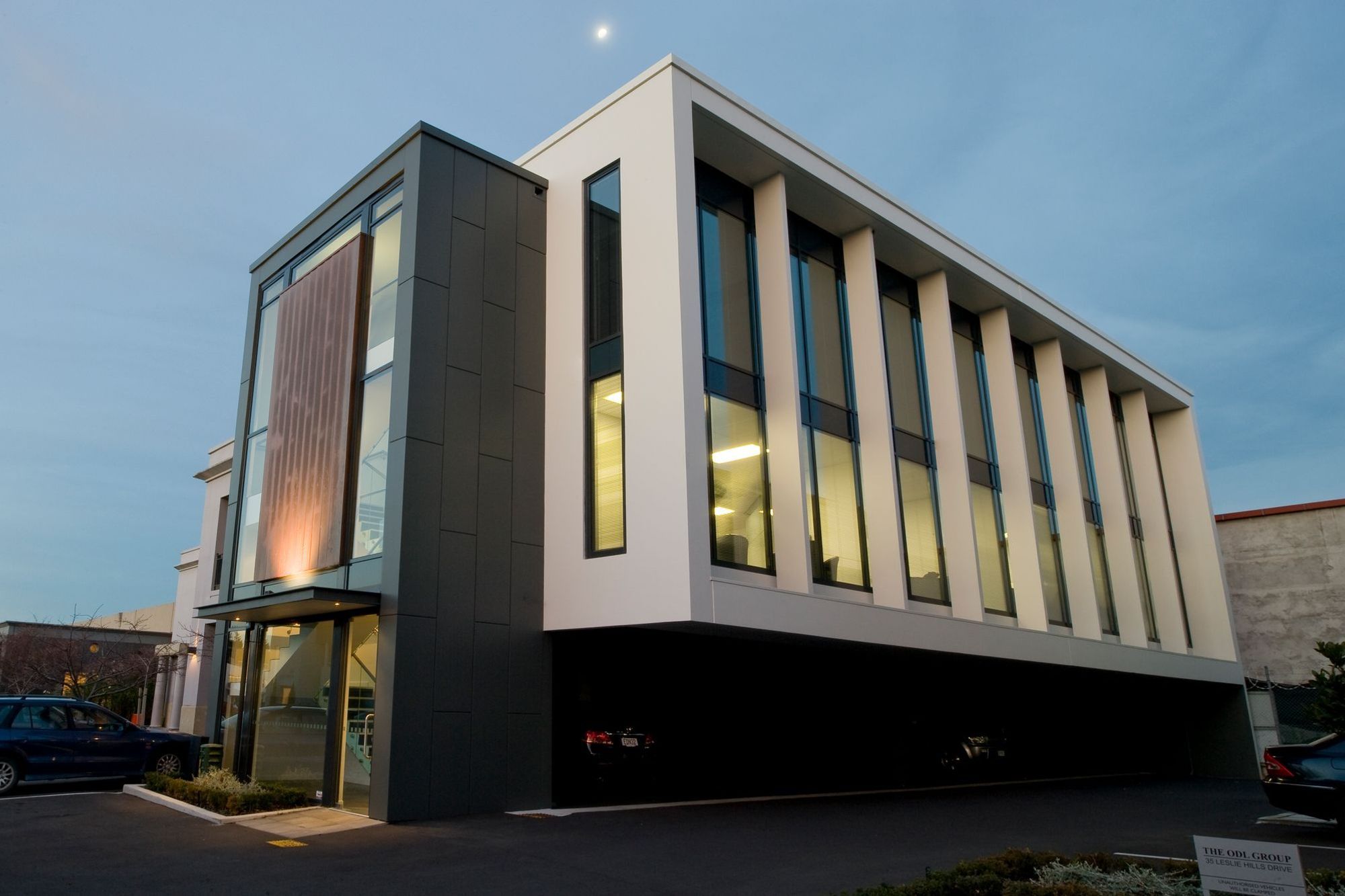 Leslie Hills Office Building