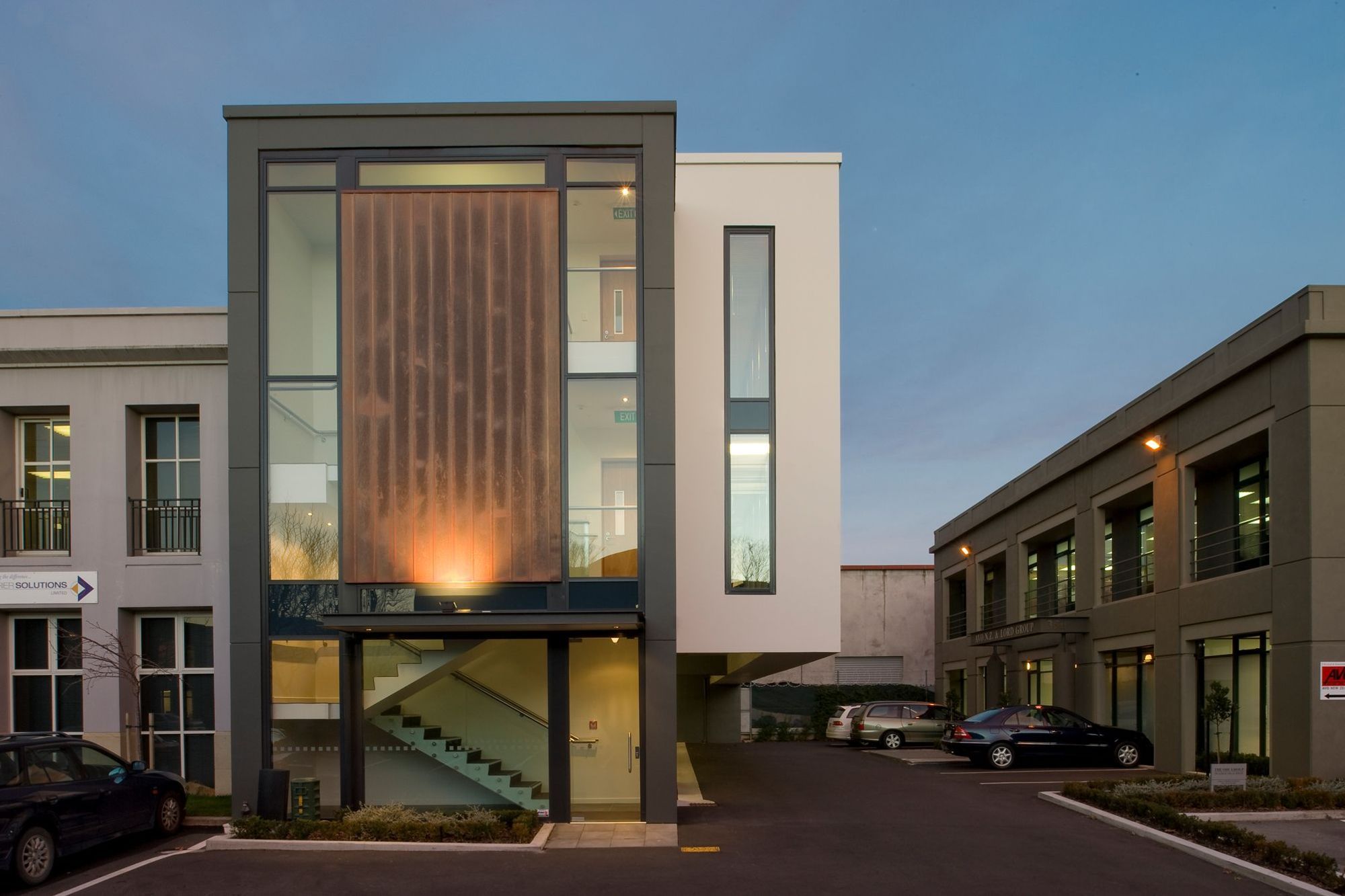 Leslie Hills Office Building