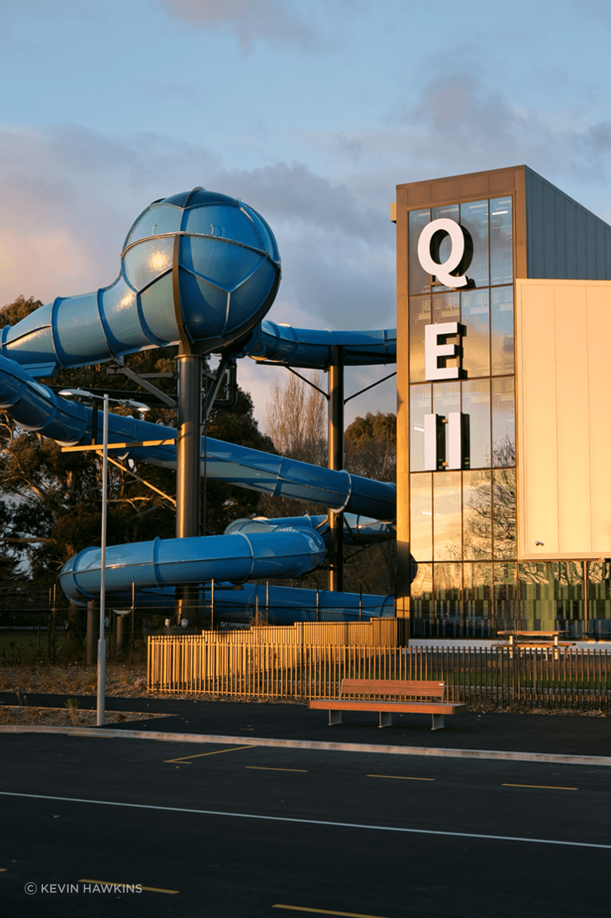 QE2