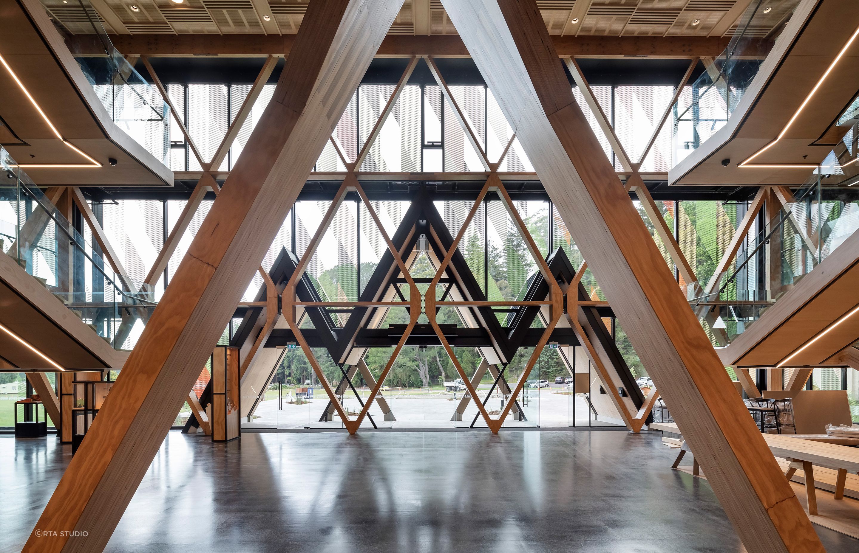 Once inside, the true nature of the diagrid pattern is revealed in what the architects refer to as a 'wow' moment.