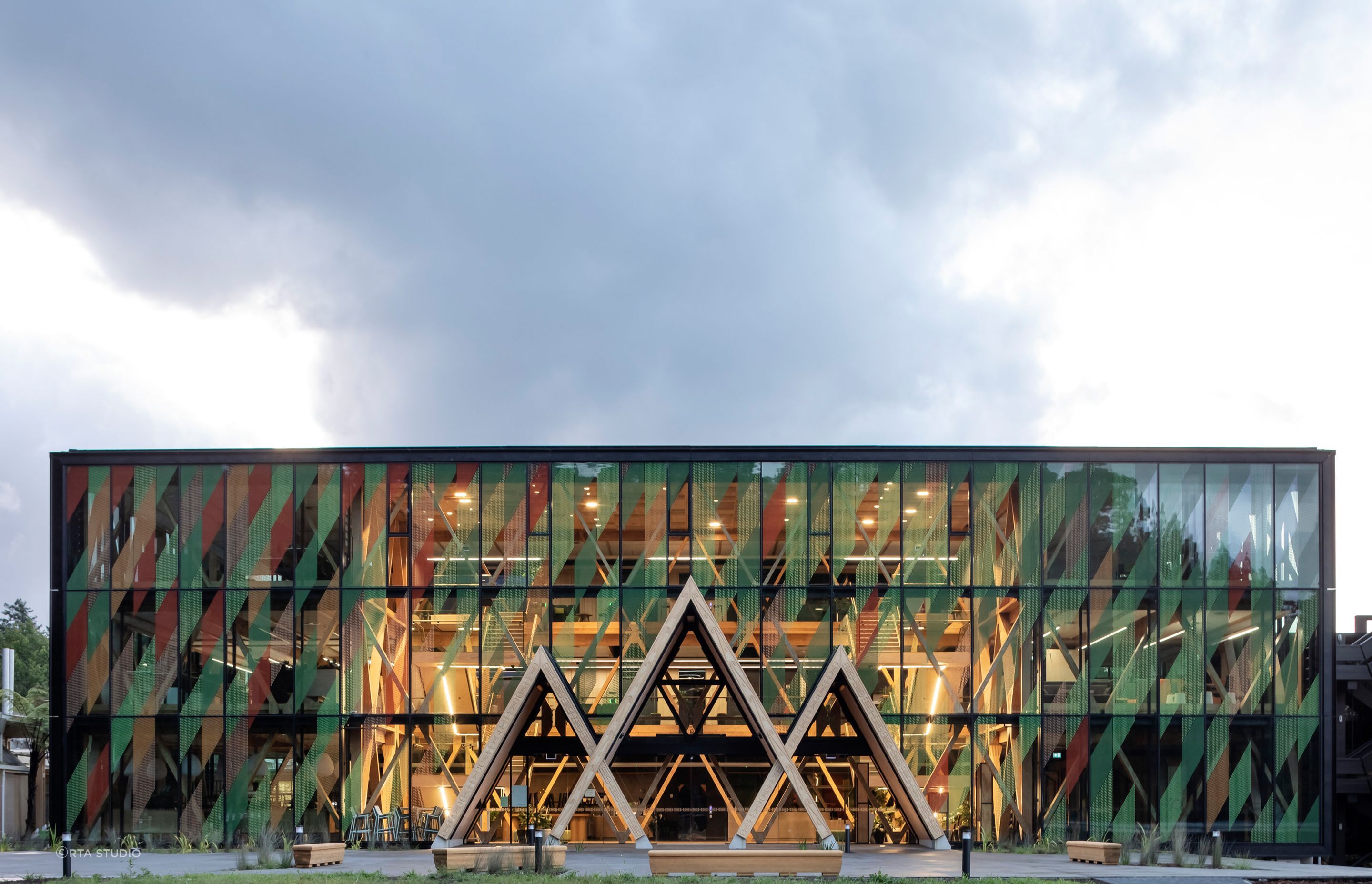 The fritted pattern on the glazing has been designed to resemble the neighbouring leaf canopy—a metaphorical forest.