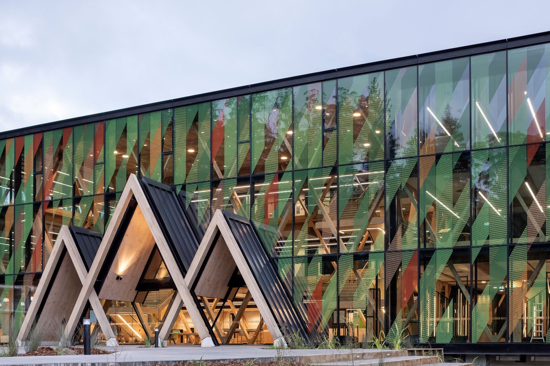 The 'triple peak' entrance is representative of and pays homage to the three hapū of the area—Ngāti Hurungaterangi, Ngāti Taeotu and Ngāti Te Kahu.