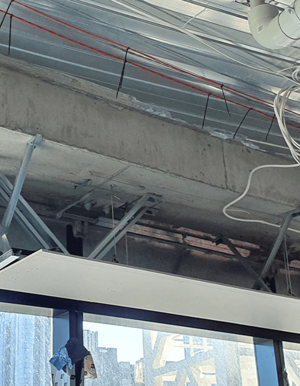 The seismic design incorporated into Studco's Ceiling Design.