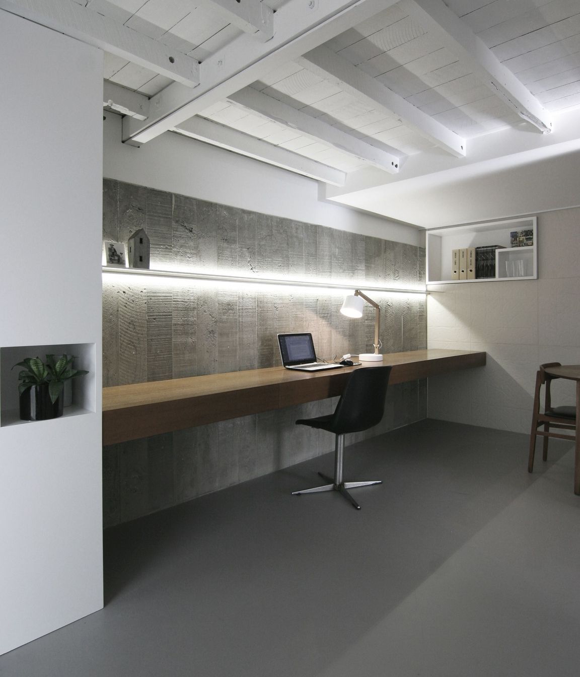 office aka on a