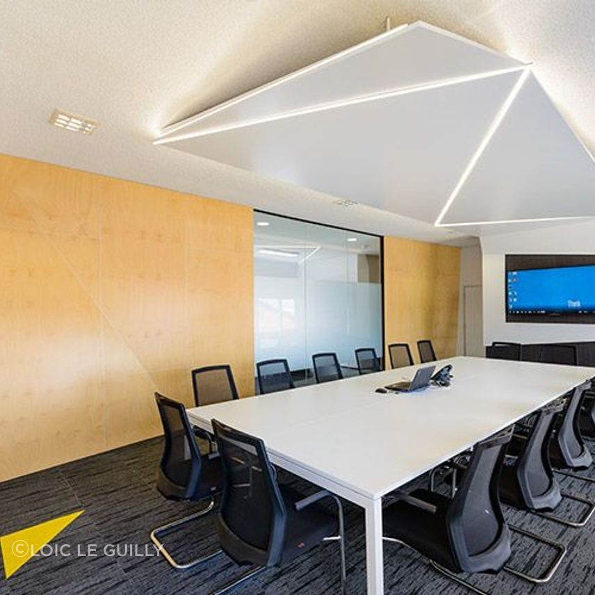 bennetts-office-fitout-boardroom.jpg