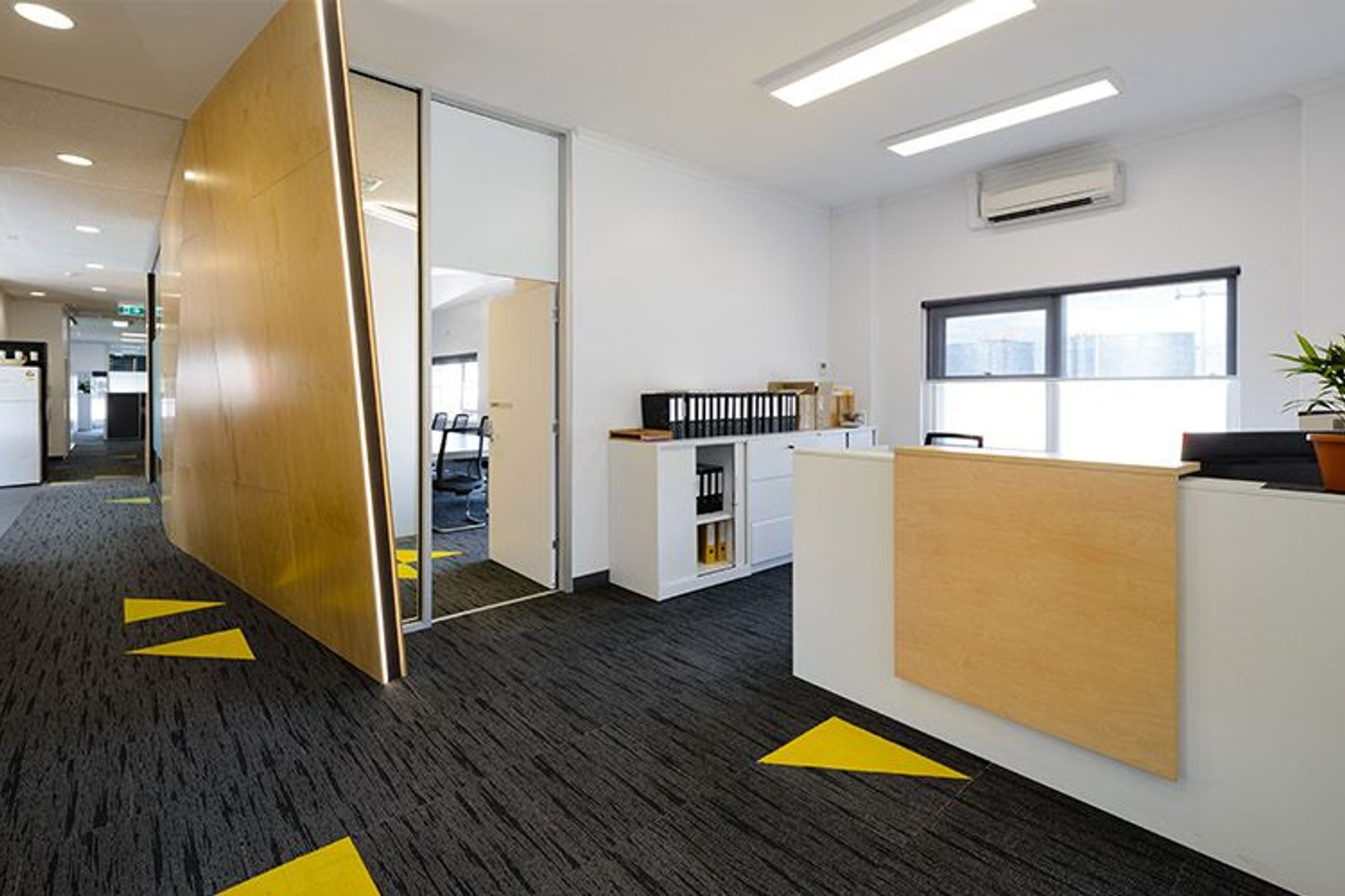 bennetts-office-fitout-screen.jpg