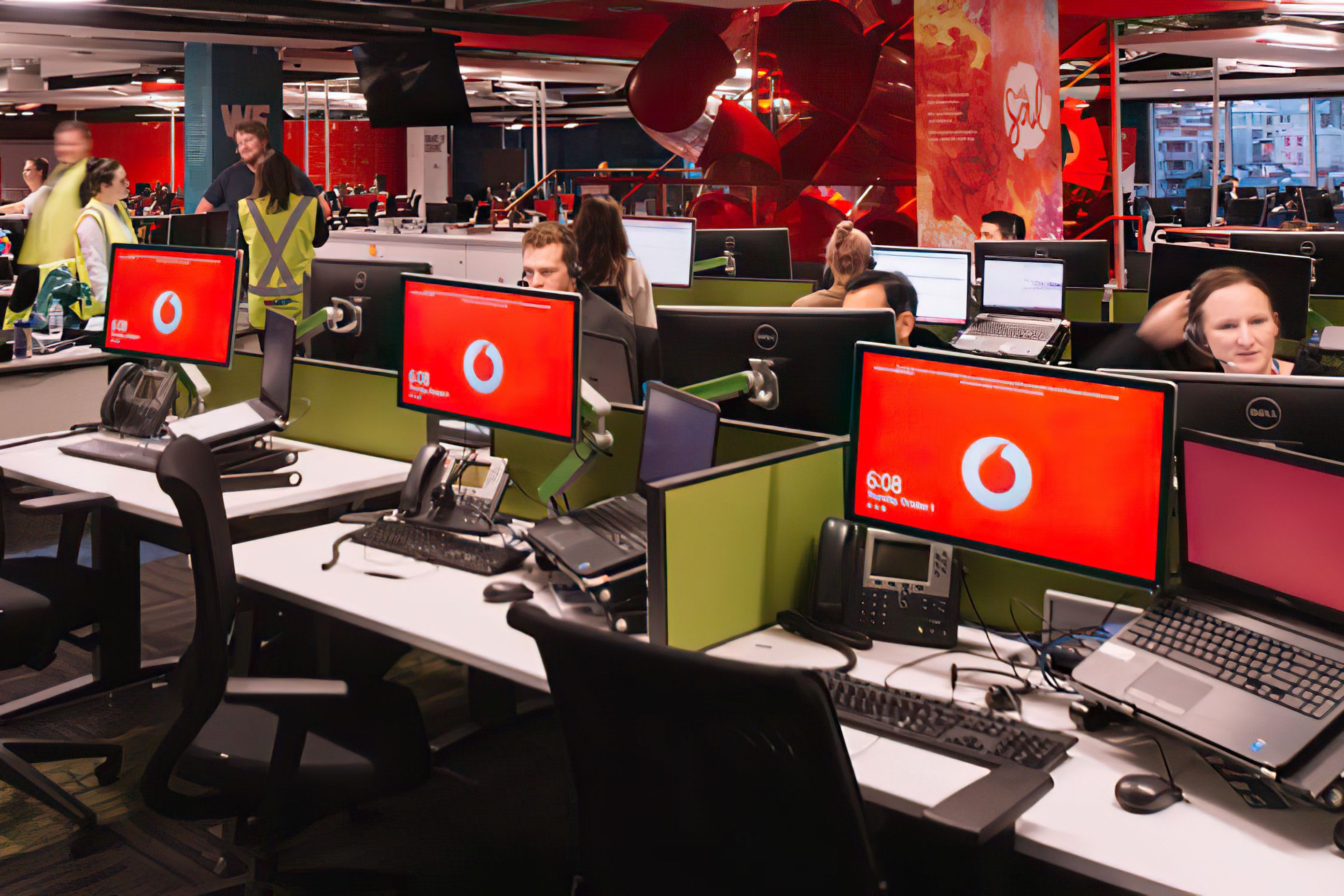 buildmevodafone-people-gigapixel-standard-scale-481x.jpg