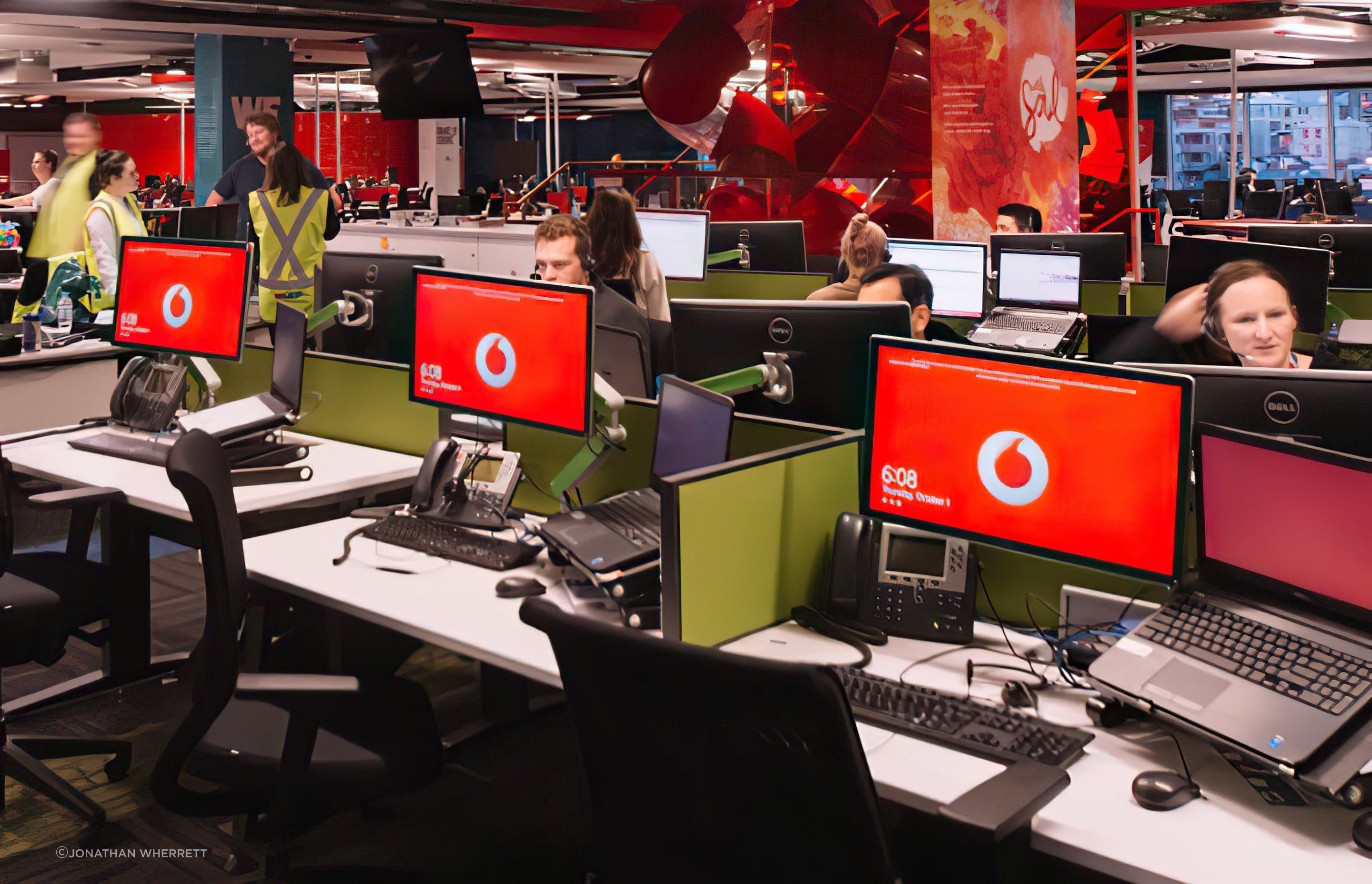 buildmevodafone-people-gigapixel-standard-scale-481x.jpg