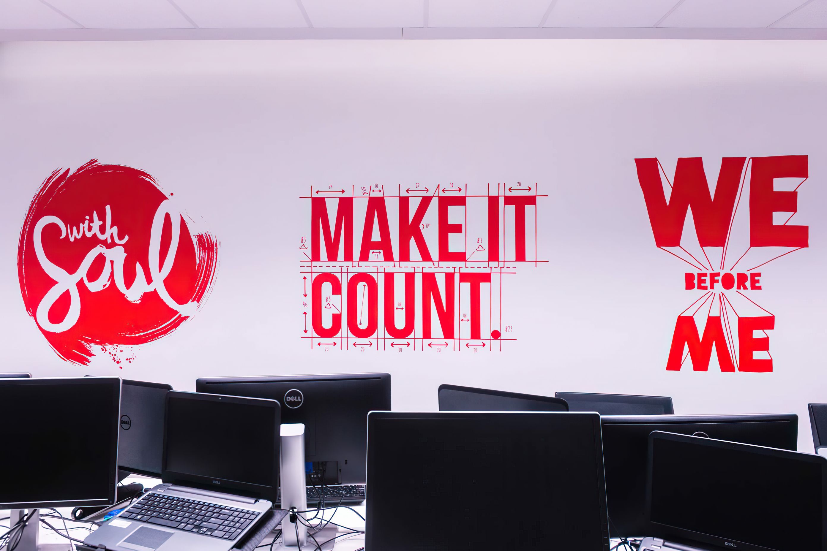 buildmevodafone-signage-gigapixel-standard-scale-481x.jpg