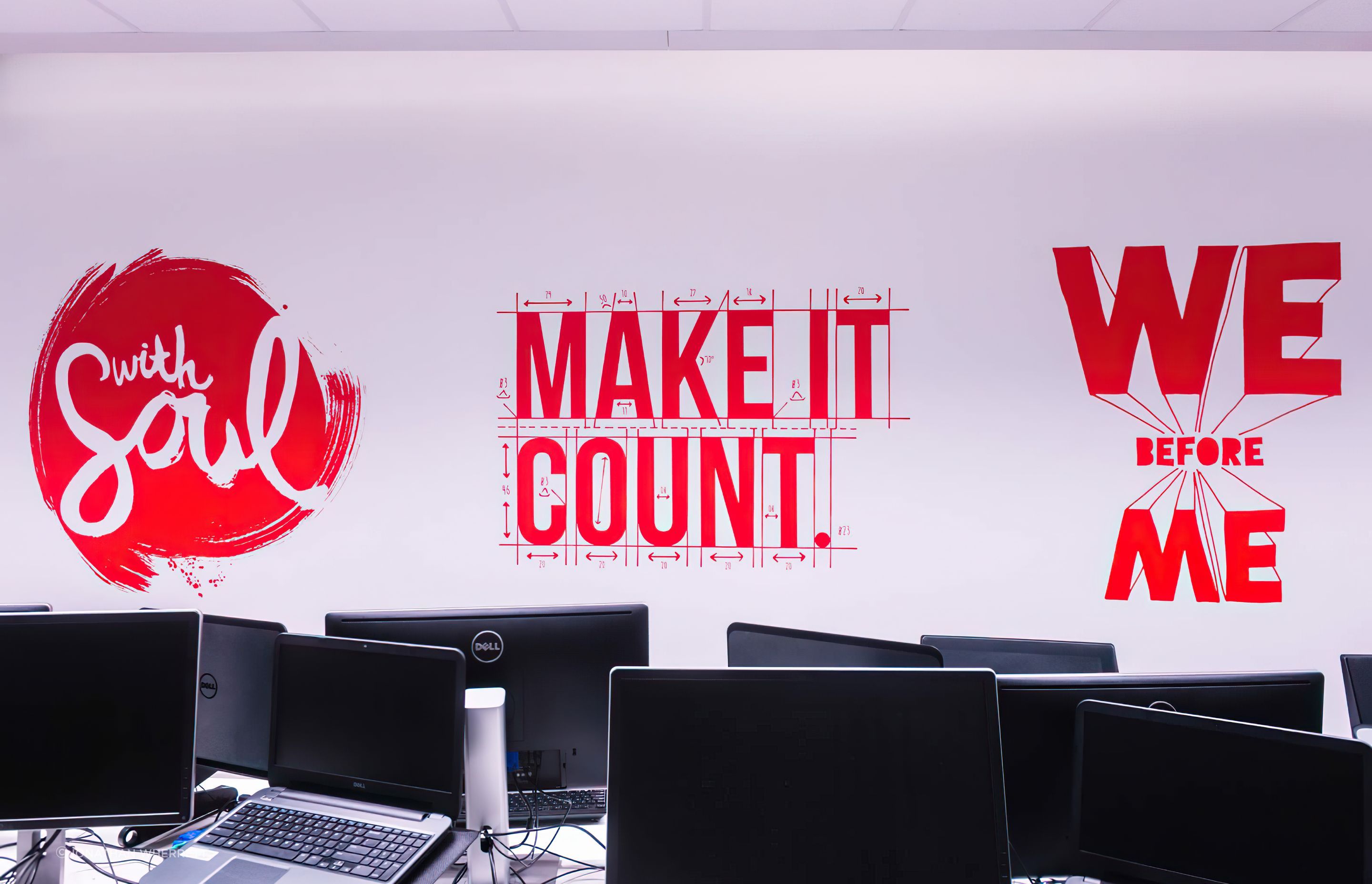 buildmevodafone-signage-gigapixel-standard-scale-481x.jpg