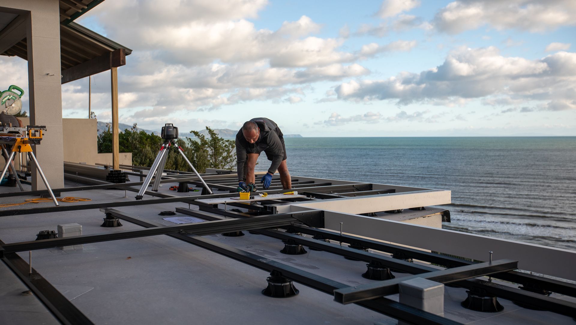 Aluminium Deck Subframe with Frameless Glass Balustrade - Kāpiti Coast banner