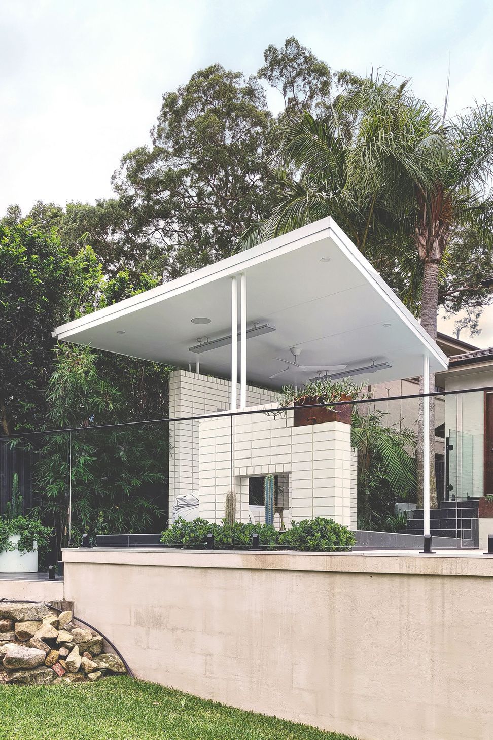Walless Cabana — A Sympathetic In-between