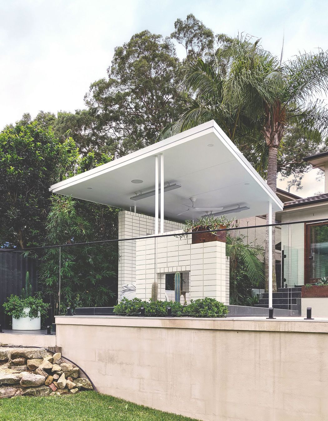 Walless Cabana — A Sympathetic In-between