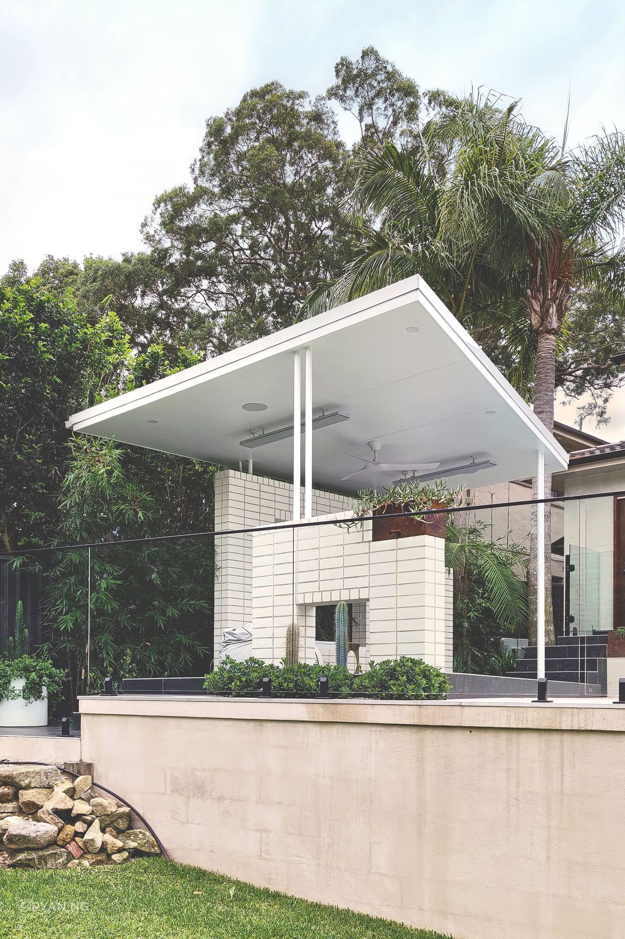 Walless Cabana — A Sympathetic In-between