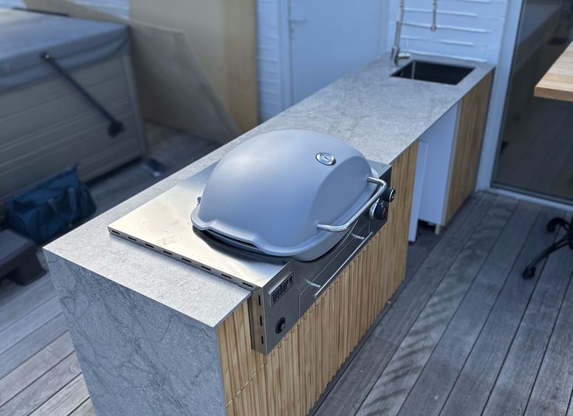 Custom Outdoor Kitchen(BBQ)