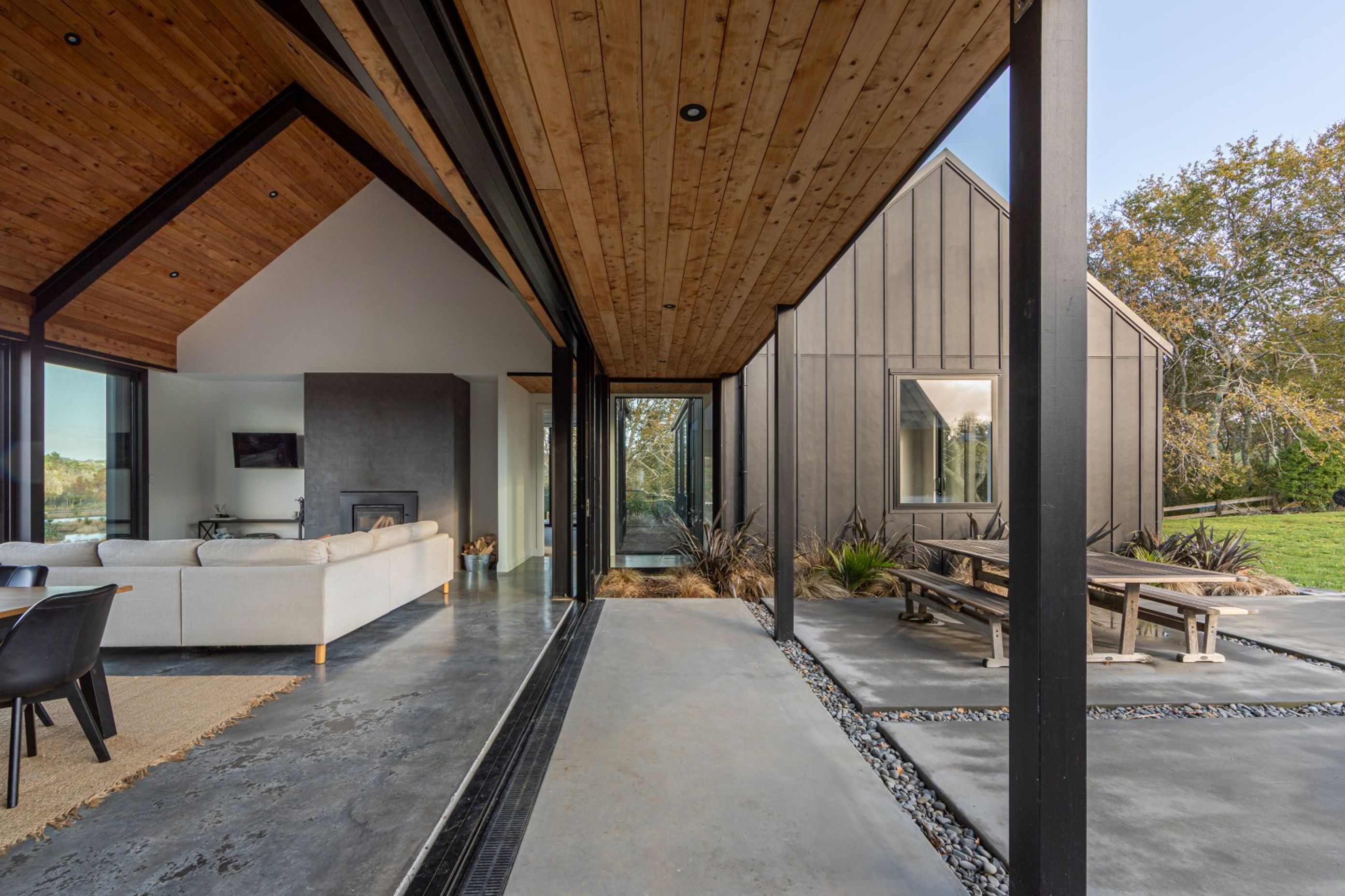 7-Gel-Whitford-Indoor-Outdoor.jpg