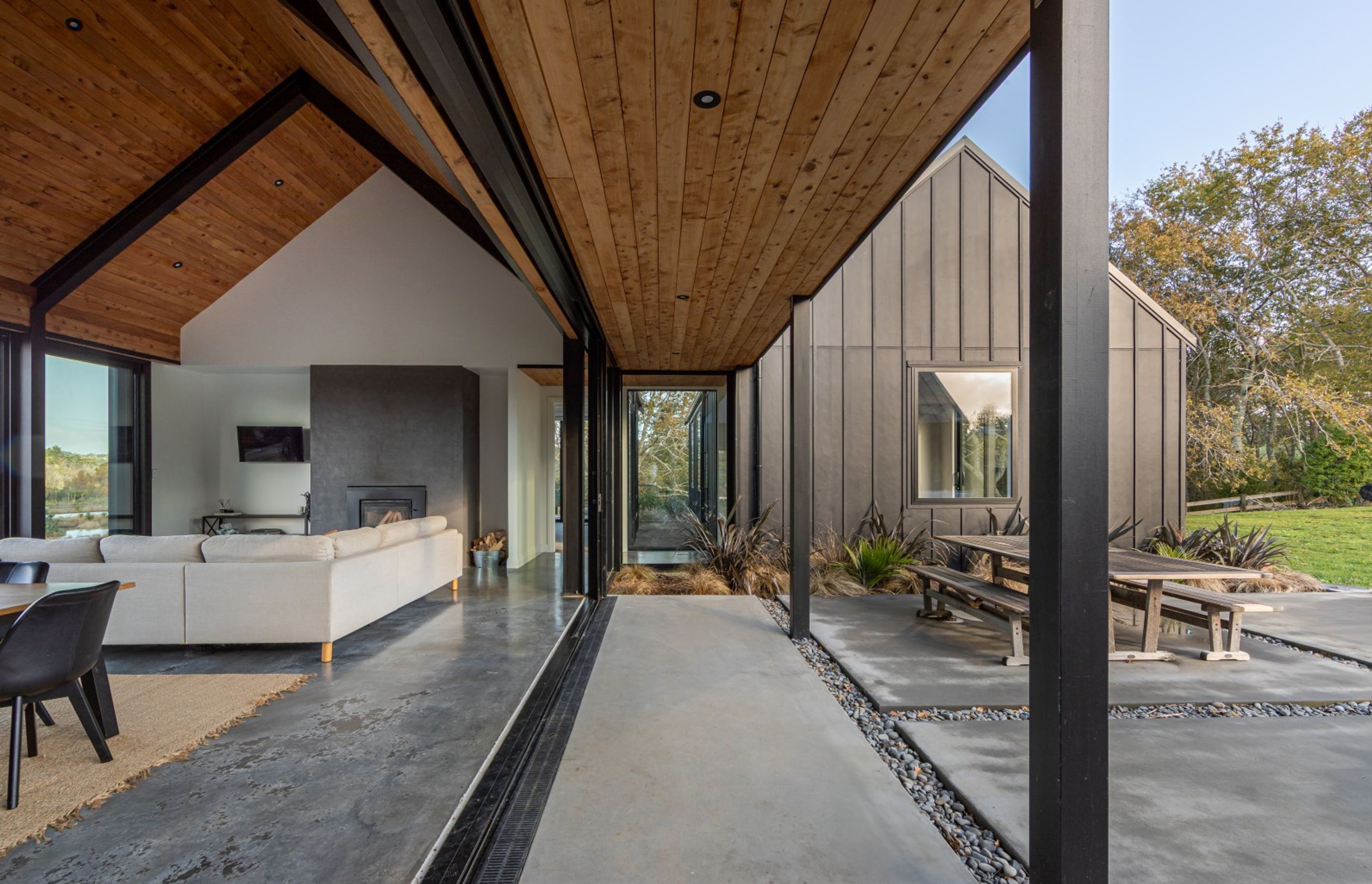 7-Gel-Whitford-Indoor-Outdoor.jpg
