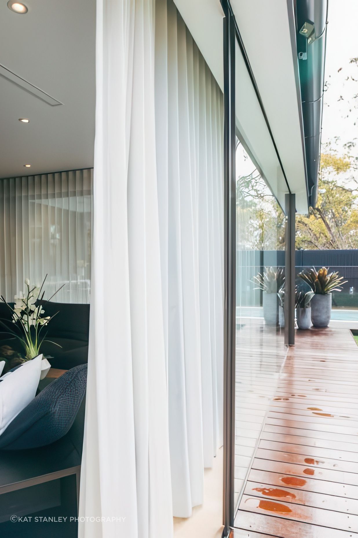 Abesco-Curtains-Lounge-Charles-Parsons-Carpi-Ivory-Sheer-Luxor-Photos-Kat-Stanley-Mortdale-10-700x5001-1-gigapixel-low-resolution-v2-4x.jpeg