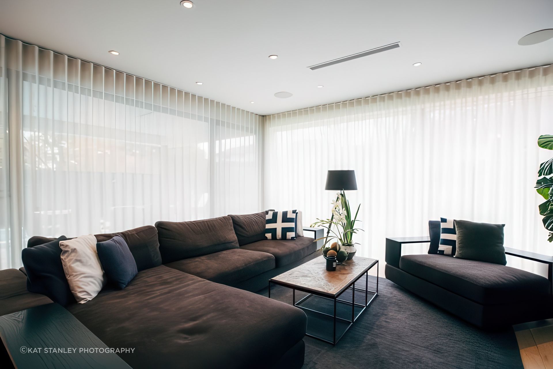 Abesco-Curtains-Lounge-Charles-Parsons-Carpi-Ivory-Sheer-Luxor-Photos-Kat-Stanley-Mortdale-8-1-700x5001-1-gigapixel-low-resolution-v2-4x.jpeg