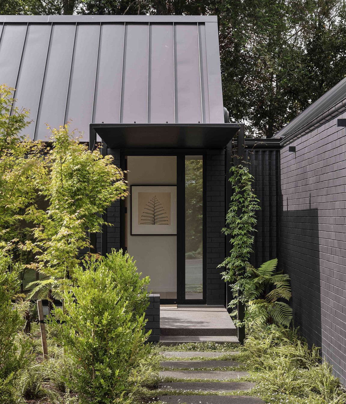 Garden-HouseThe-greened-entry-to-the-homeSam-Hartnett-1.jpg