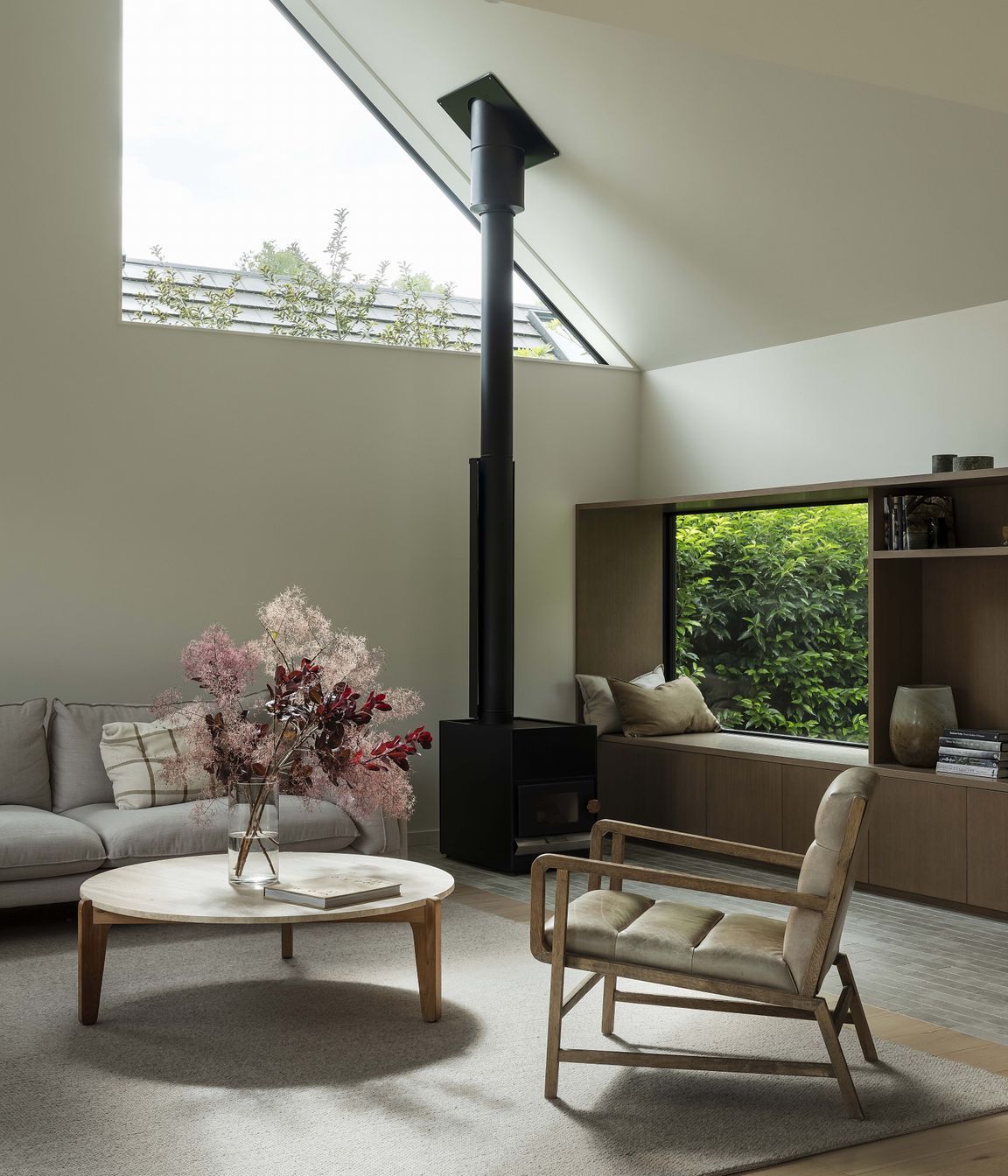 Garden-HouseThe-lounge-with-views-to-the-landscapeSam-Hartnett3.jpg