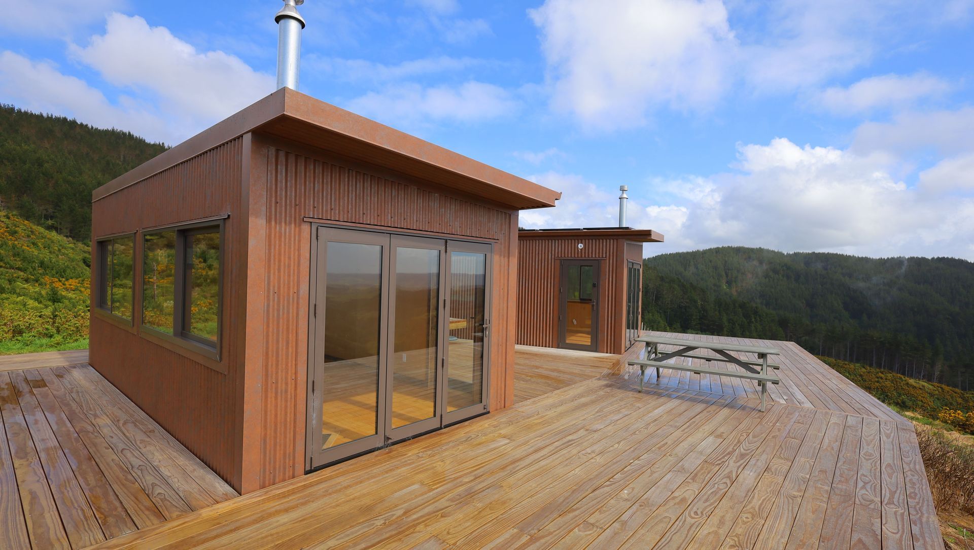 ECO Huts | Auckland, New Zealand banner