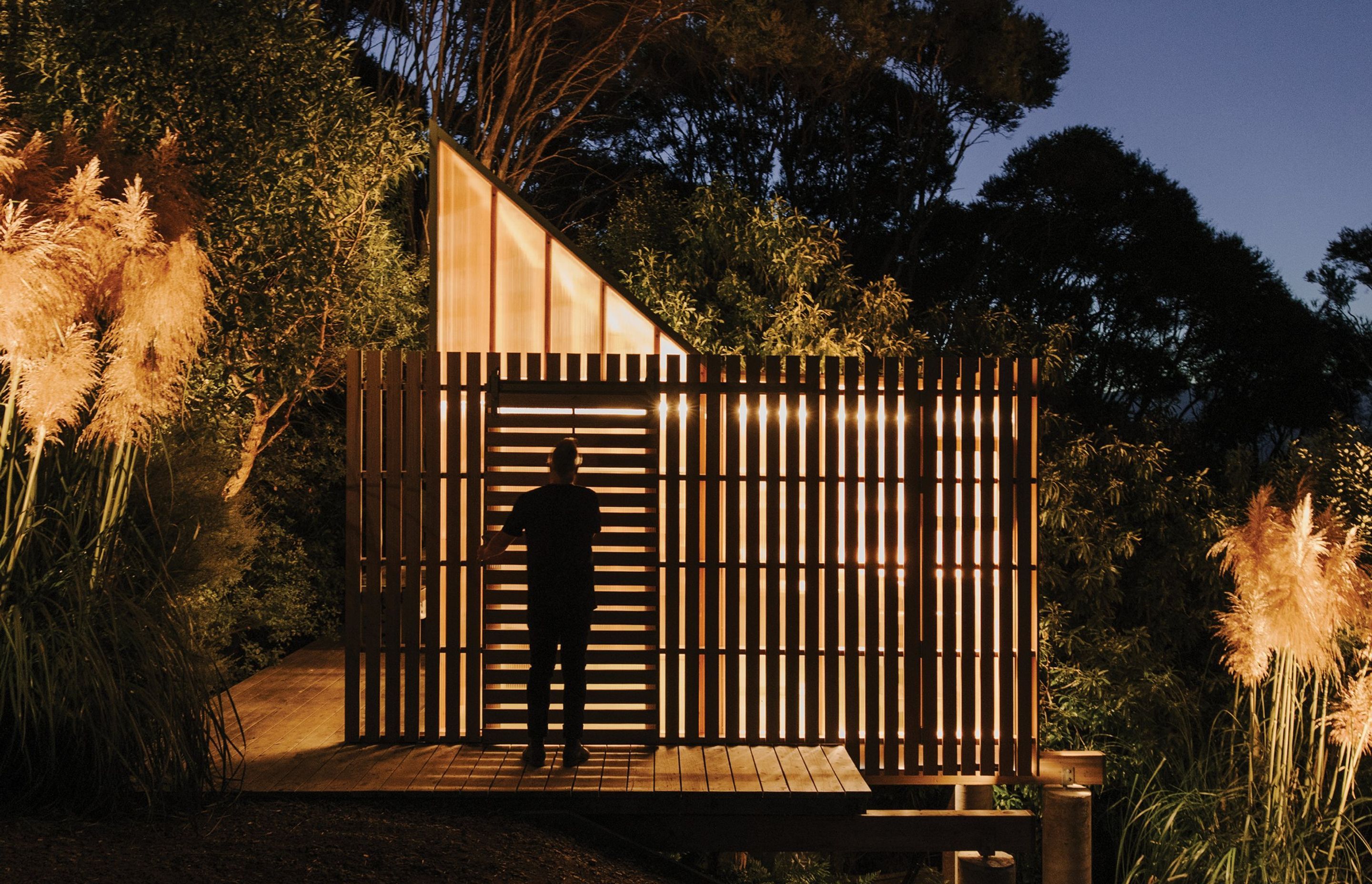 By night, it shines bright thanks to its polycarbonate shell creating a light sculpture to be enjoyed from the future dwelling.