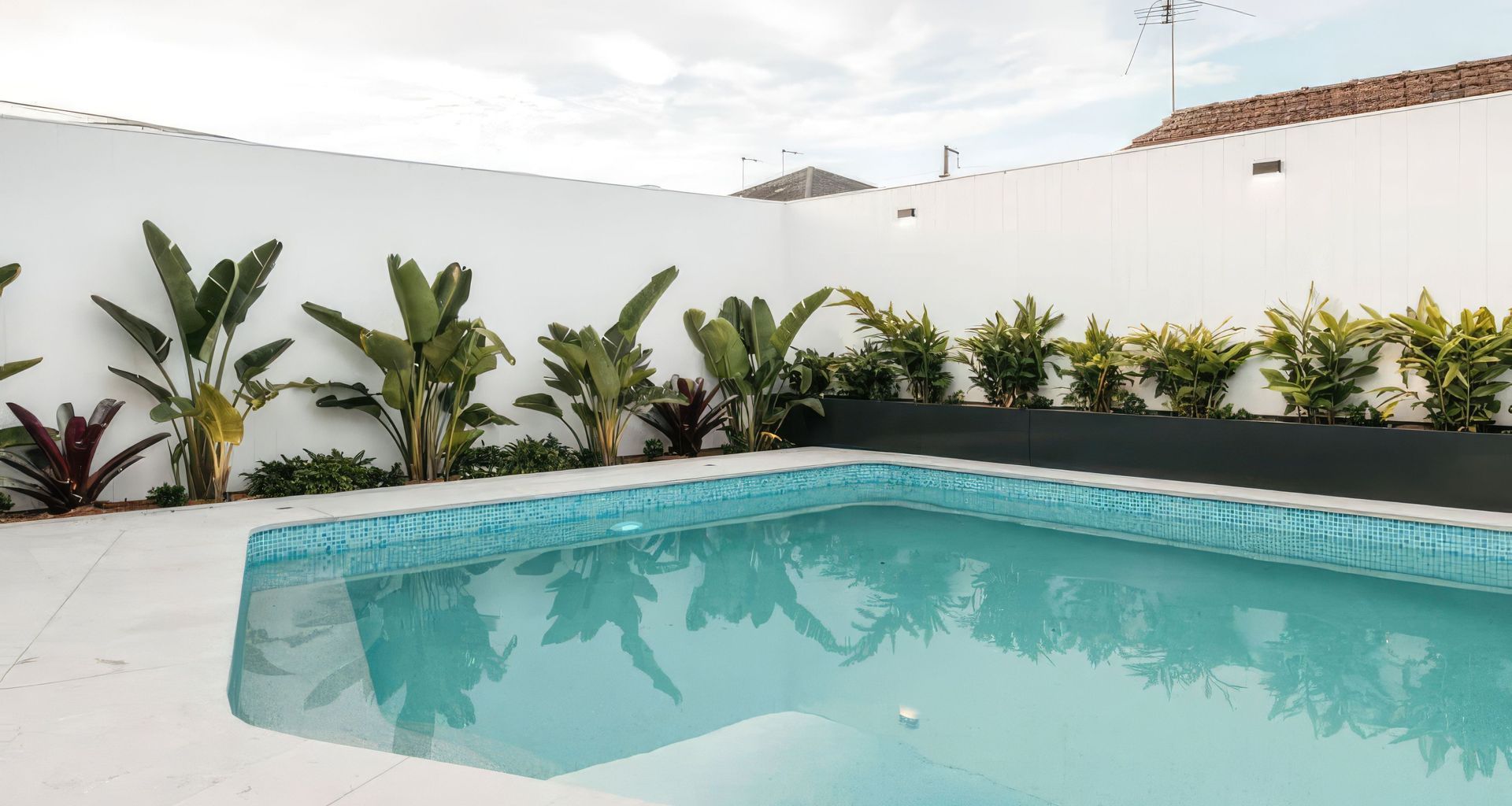 Sharp Landscaping, Sydney, NSW - Underground Pool Cover banner