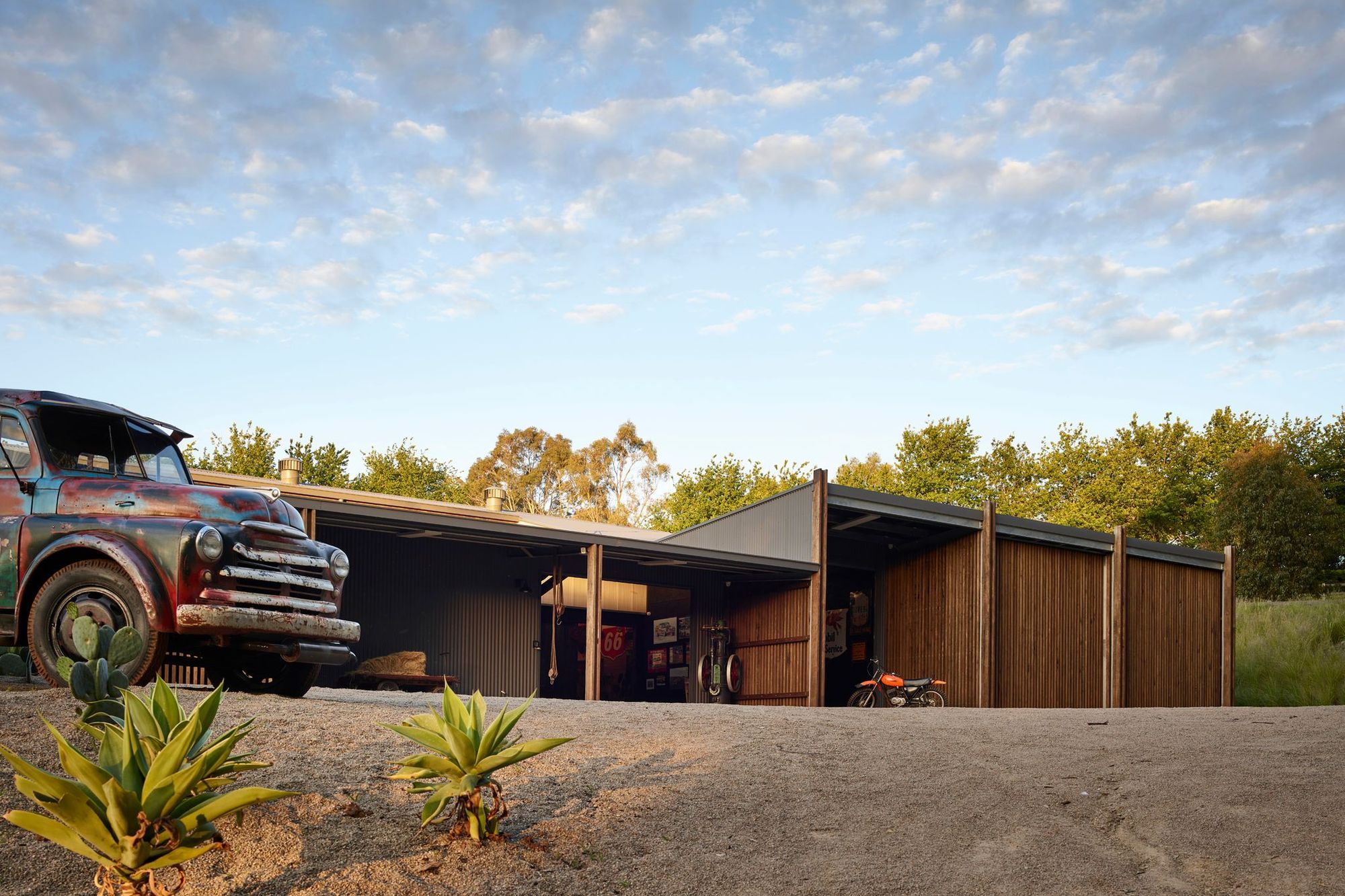 Uber Shed 2