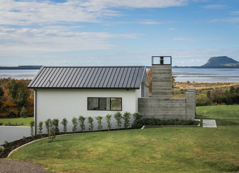 Oikimoke Pool House Design