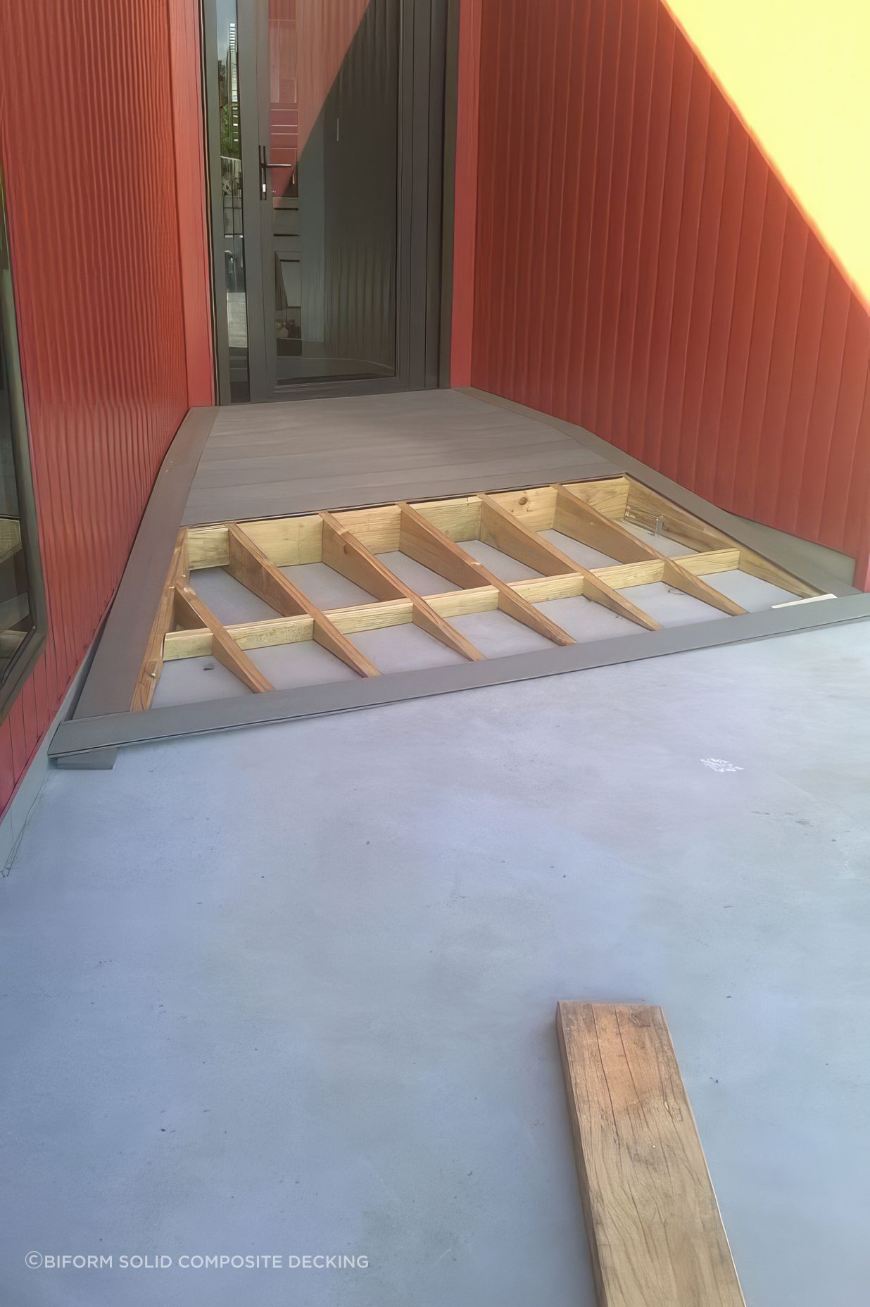 upSloping-entry-deck-installing-575x1024-fix-standard-scale-400x.jpg