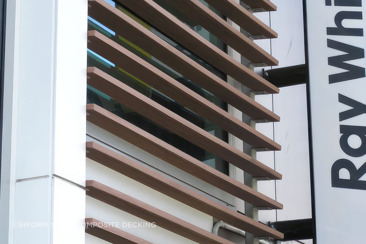 upSunshade-766x1024-fix-standard-scale-400x.jpg