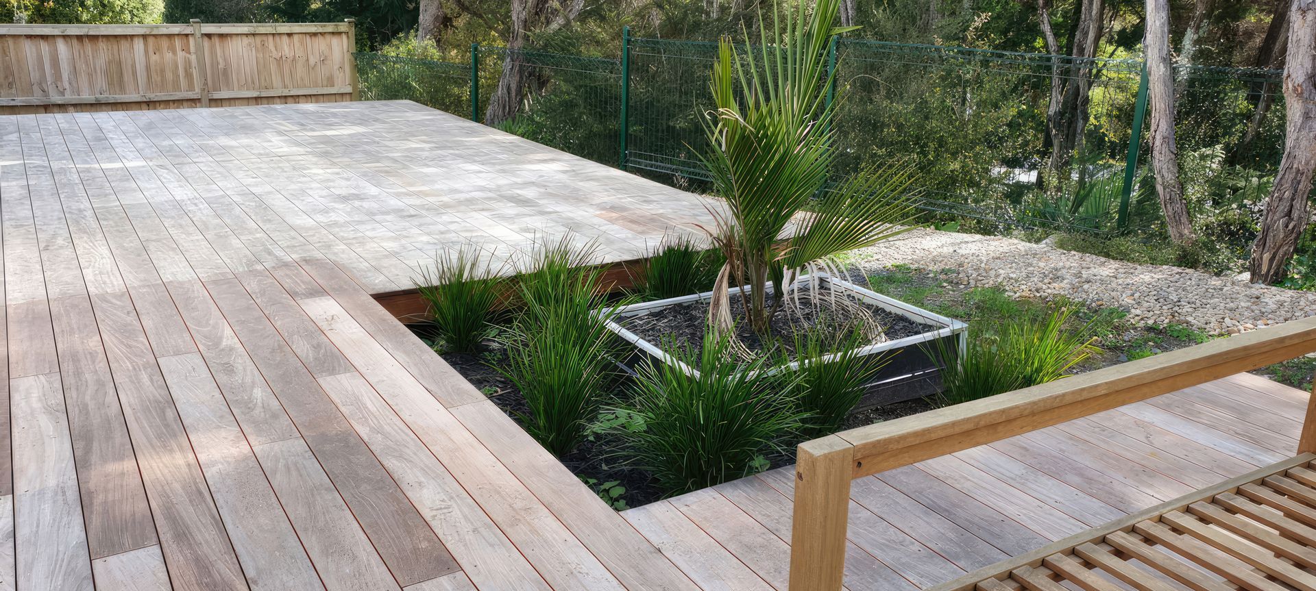 Te Puru Decks & Landscaping banner