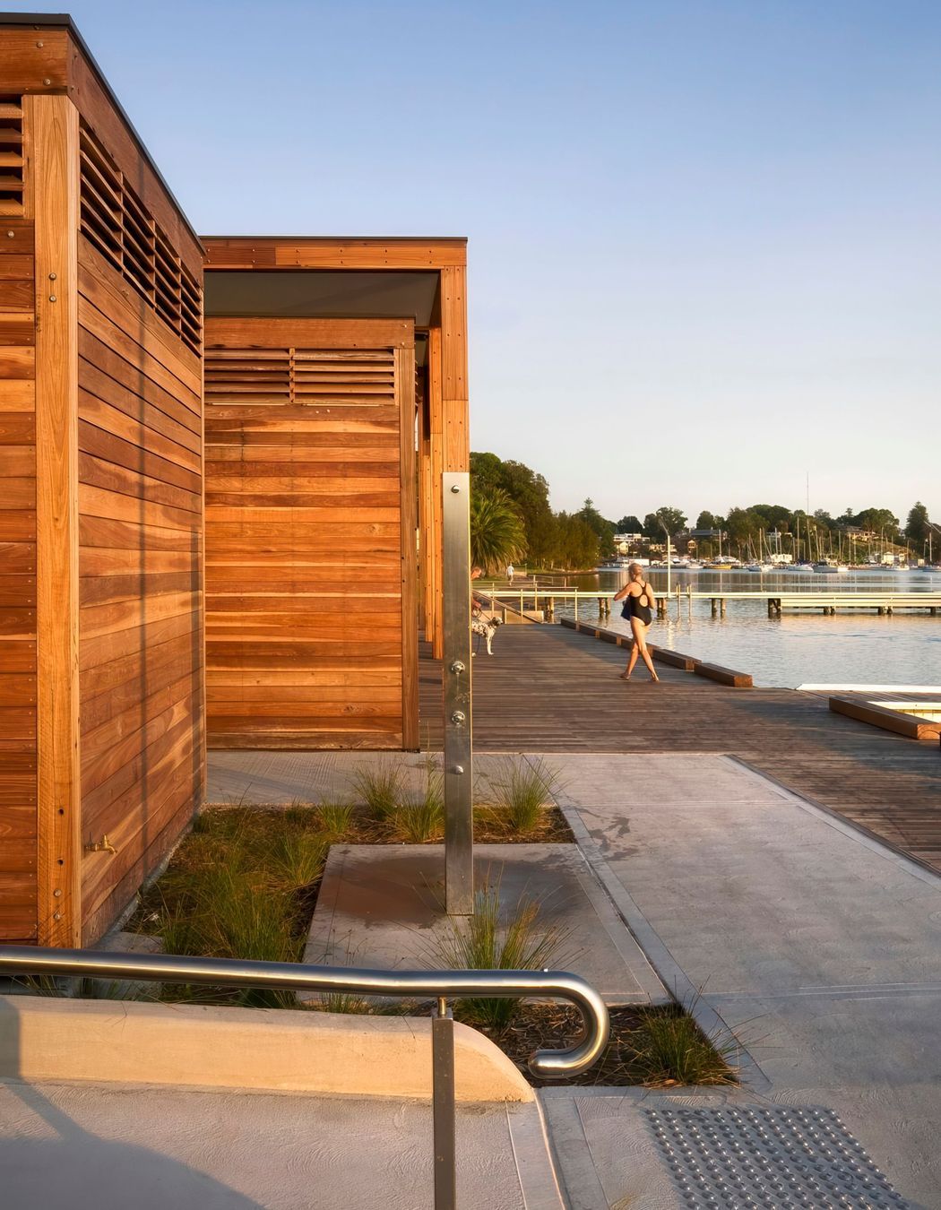 06-Matt-Day-Architect-Matt-Day-Regatta-Foreshore-Toronto-Amenities-Showers-Timber-Cladding-2.jpeg