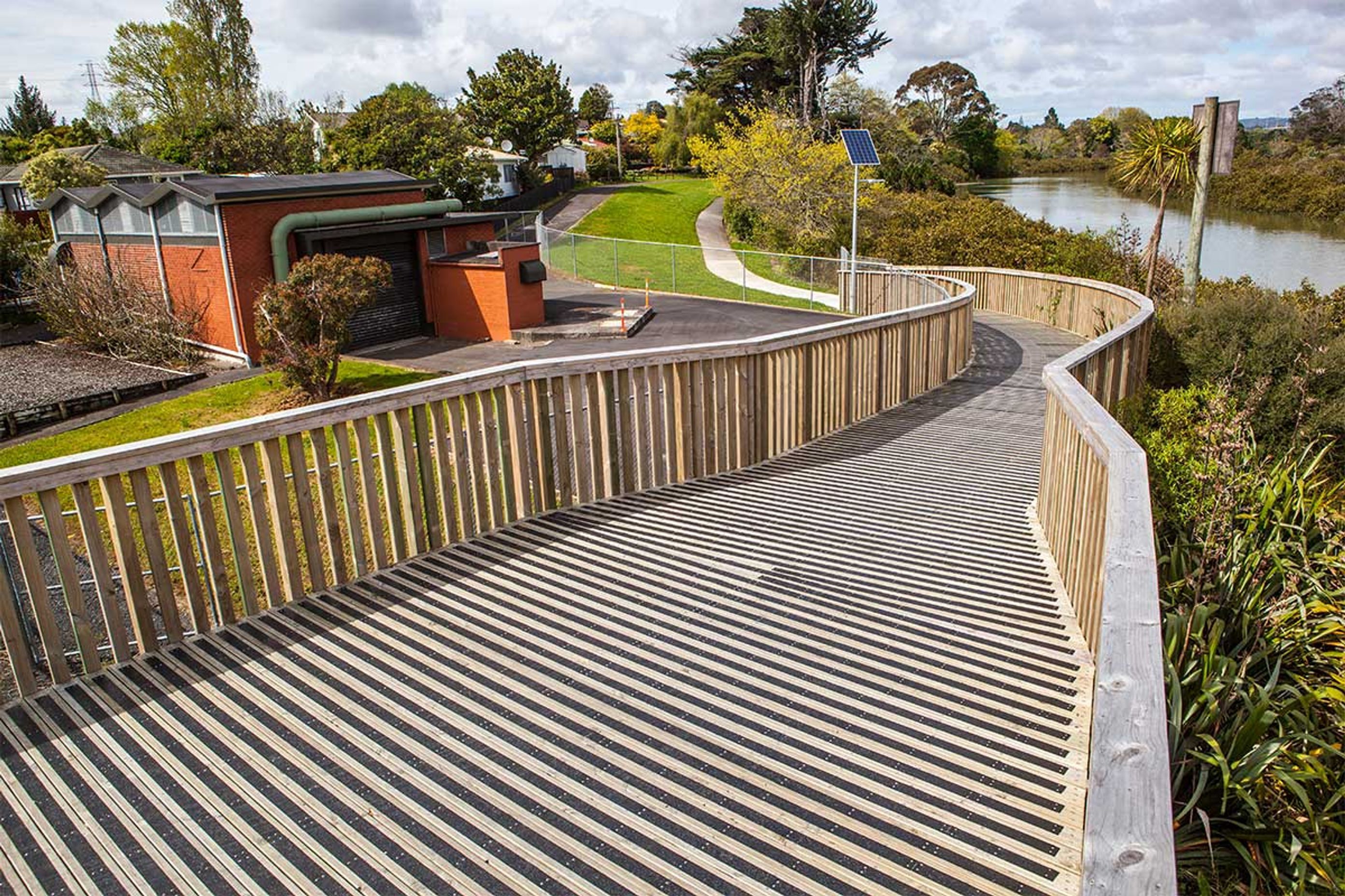 Flanshaw Esplanade Reserve Walkway
