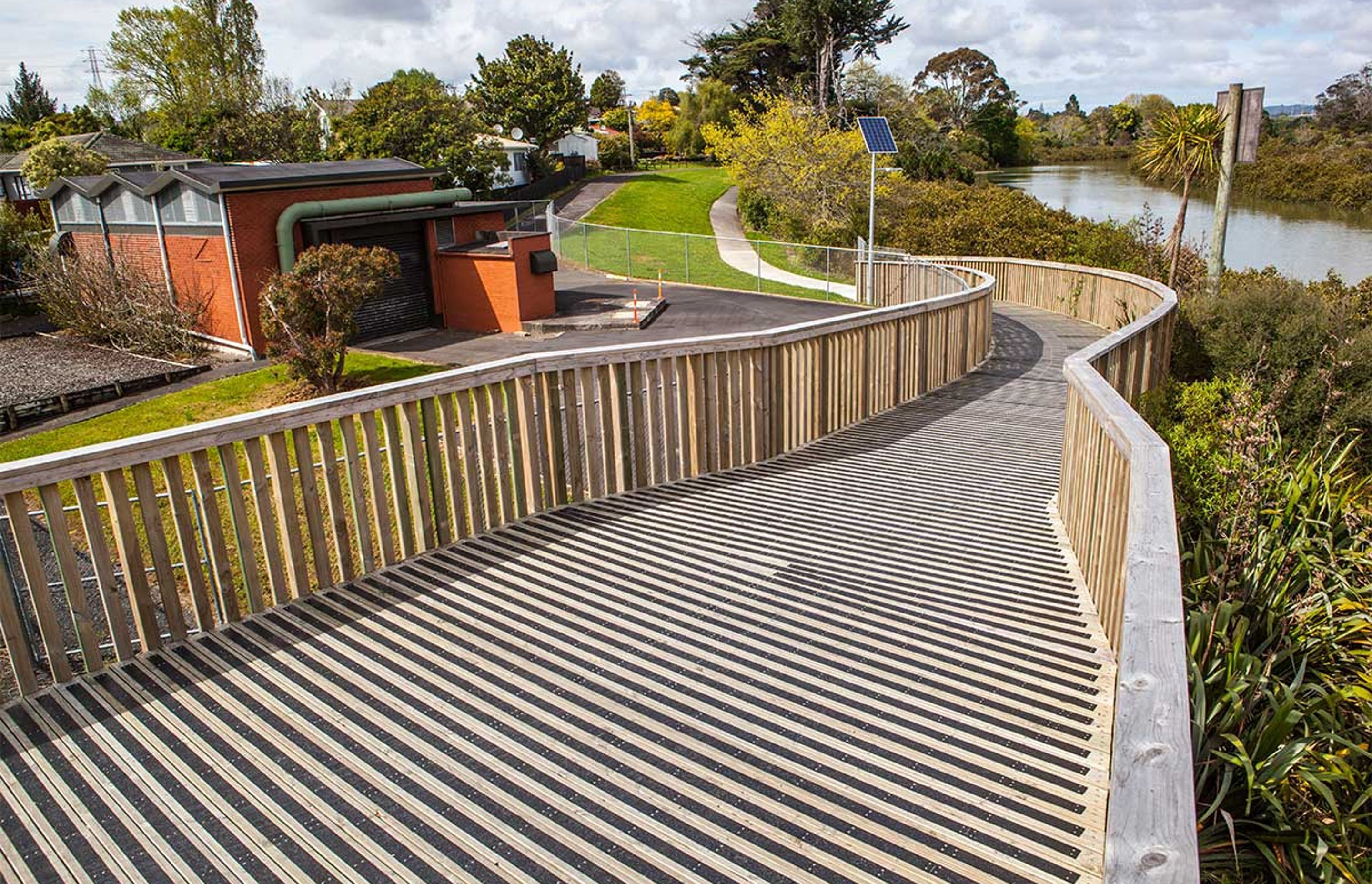 Flanshaw Esplanade Reserve Walkway