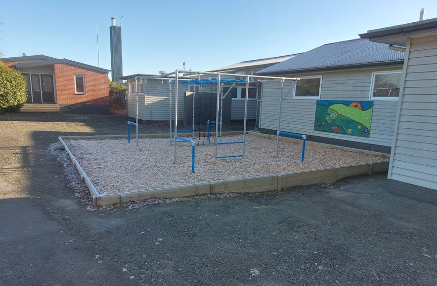 Palmerston - High School Monkey Bars - Community Project