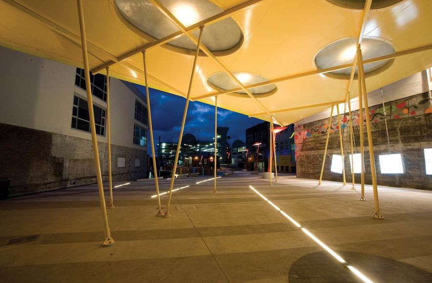 Huatoki Plaza, Auckland